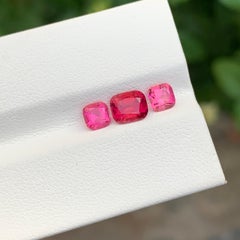 Juego de joyas de turmalina rosa suelta natural de 1,80 quilates en forma de cojín