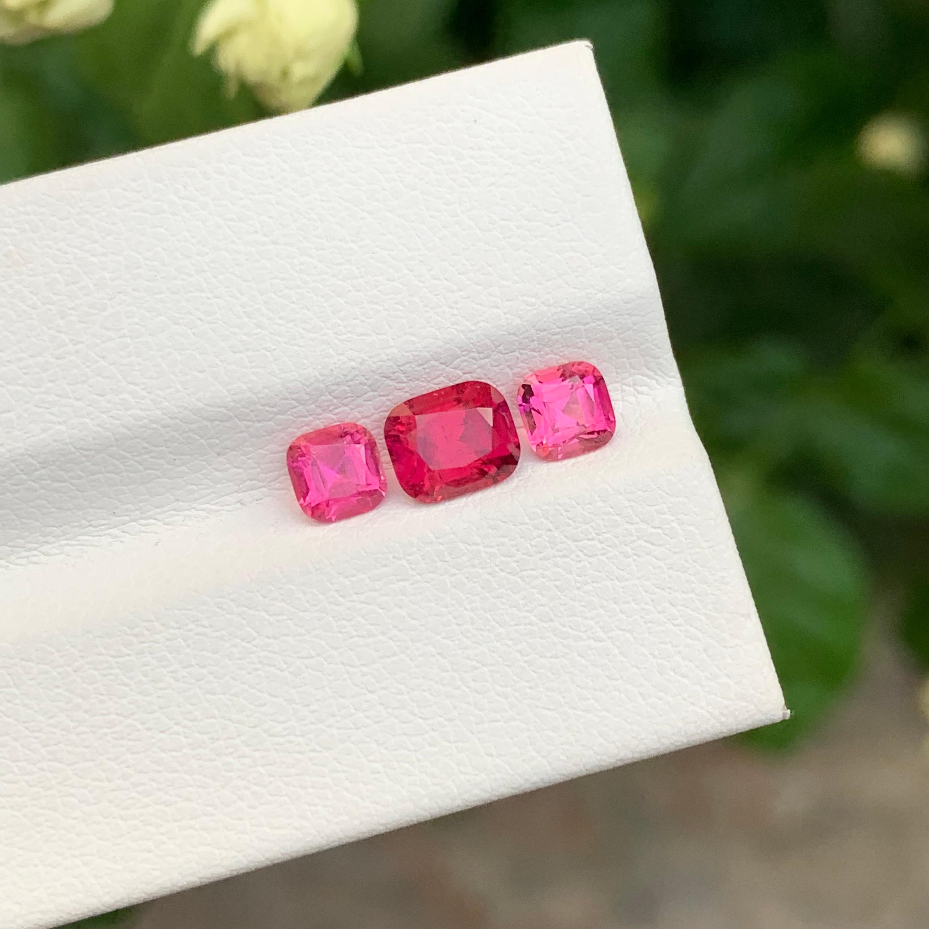 Ensemble de bijoux en forme de coussin en tourmaline rose naturelle non sertie de 1,80 carat Unisexe en vente