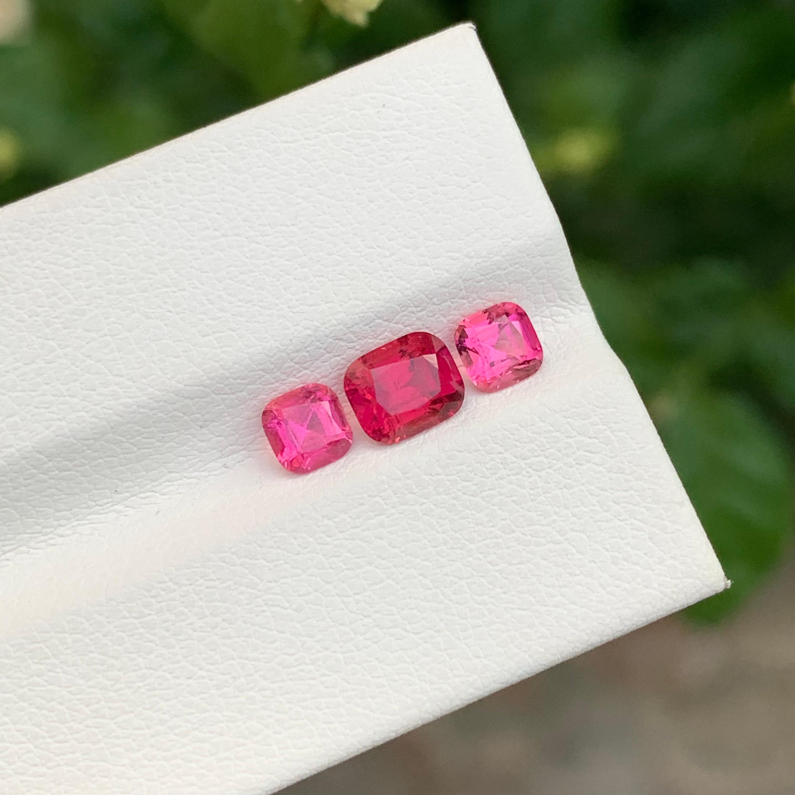 Ensemble de bijoux en forme de coussin en tourmaline rose naturelle non sertie de 1,80 carat en vente 2