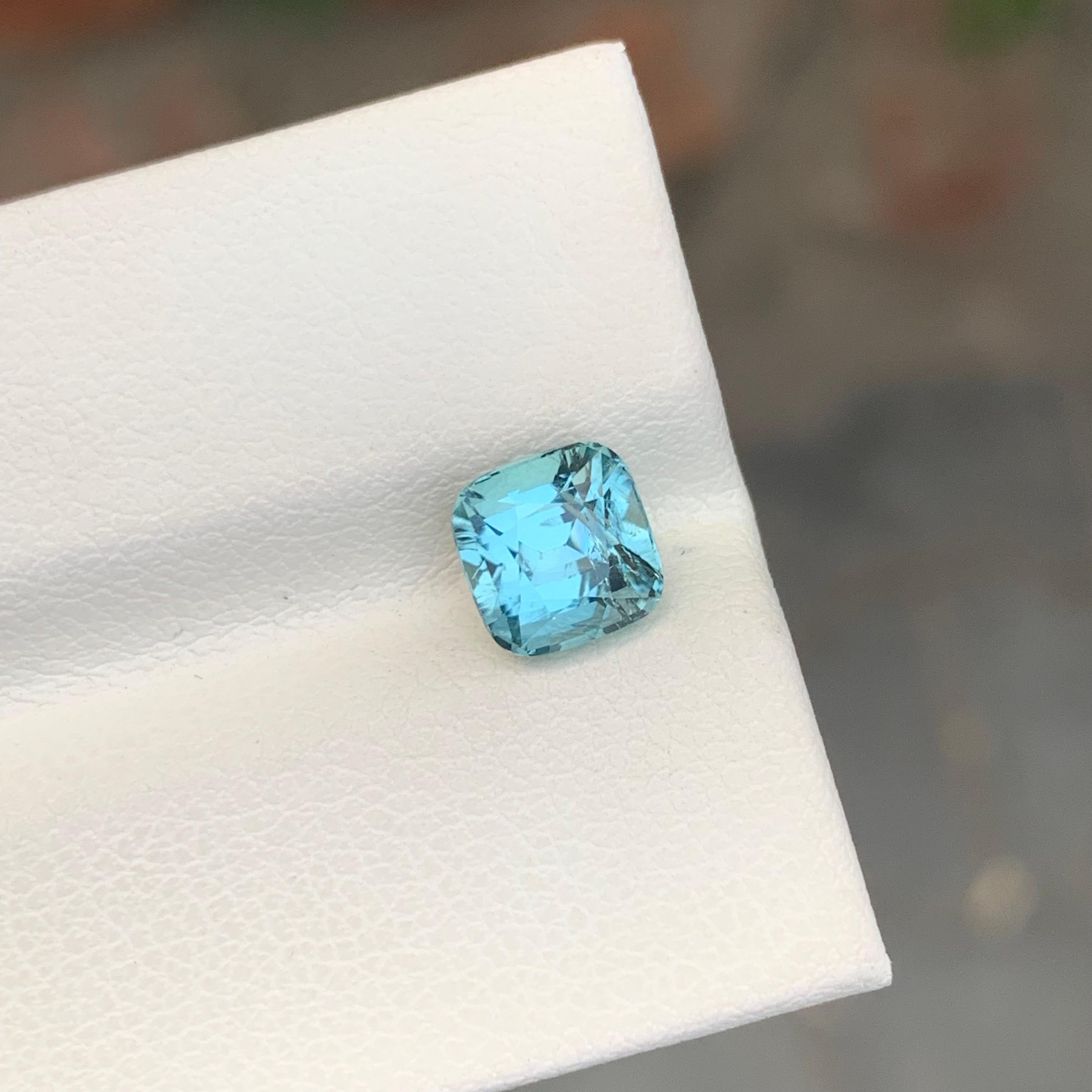 Arts and Crafts 1.80 Carat Natural Loose Sea foam Tourmaline Gem en vente