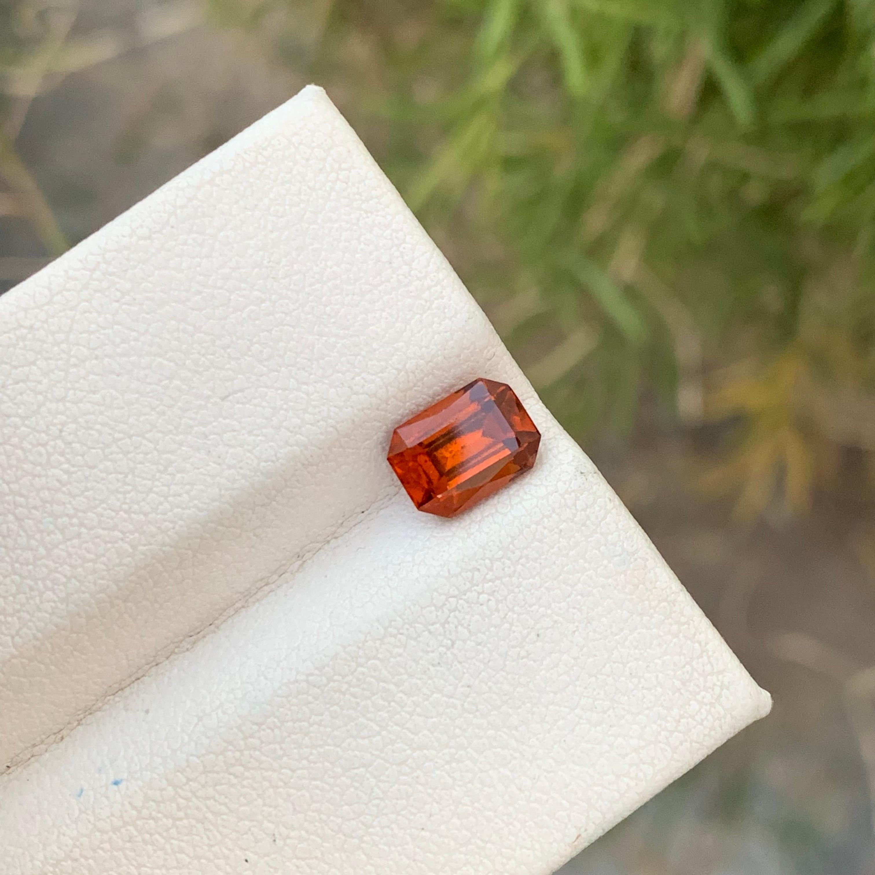 Emerald Cut 1.80 Carat Natural Loose Spessartine Garnet Emerald Gem For Jewellery Making  For Sale