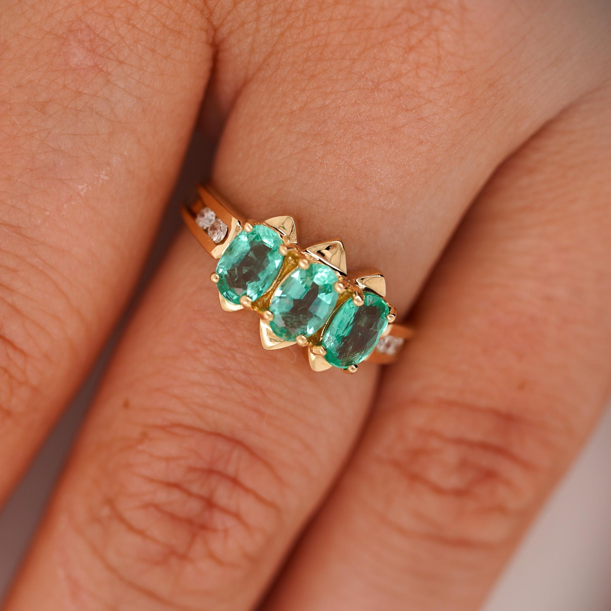 Women's 1.80 Carat Oval Emerald 3 Stone Ring in 14K Gold For Sale