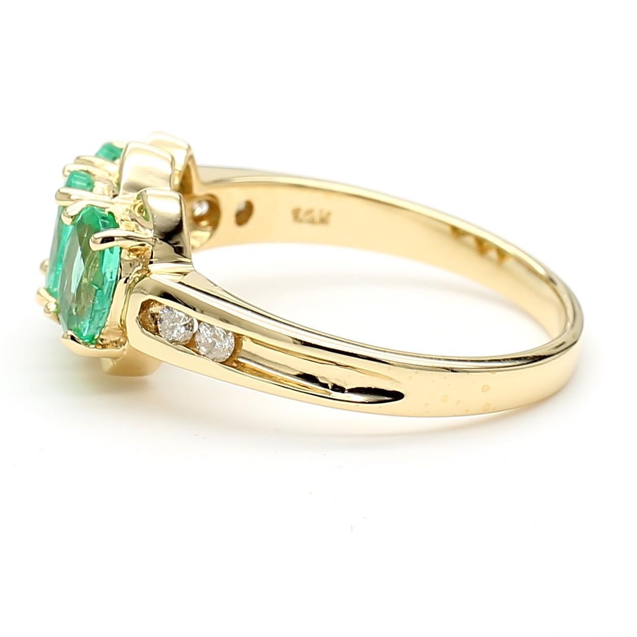 1.80 Carat Oval Emerald 3 Stone Ring in 14K Gold For Sale 1