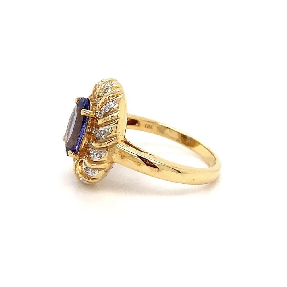1,80 Karat Ovaler Tansanit und Diamant Gold Statement Vintage Cocktail Ring im Zustand „Hervorragend“ im Angebot in Montreal, QC