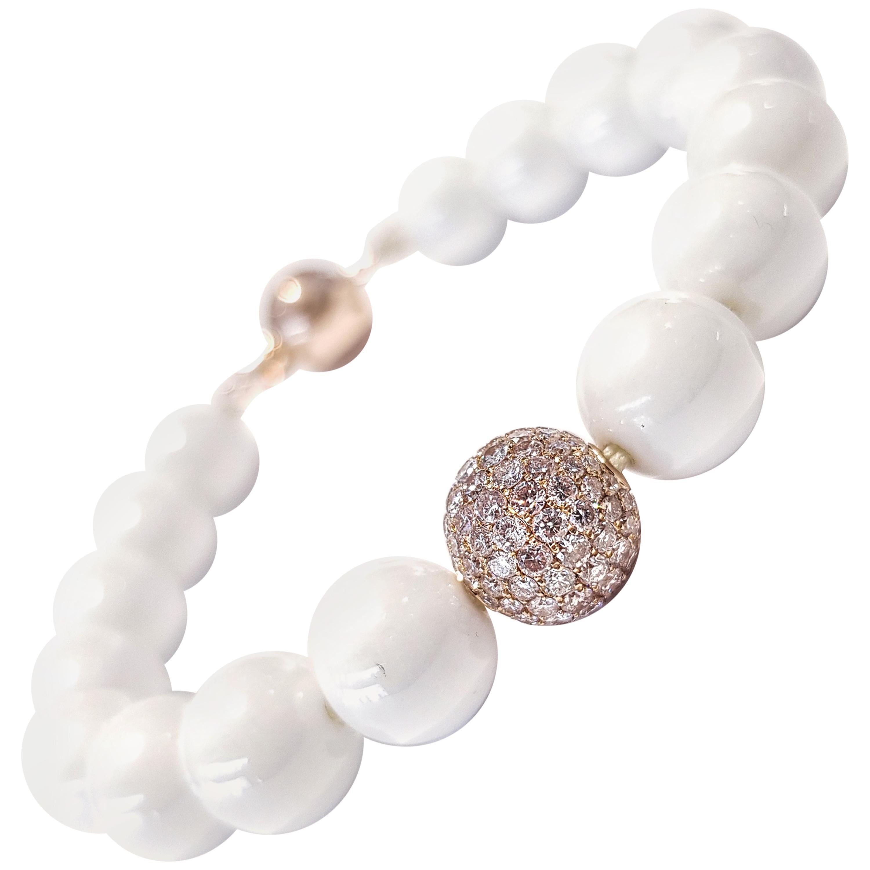 Bracelet de perles en or rose 18 carats avec céramique blanche et diamants roses de 1,80 carat