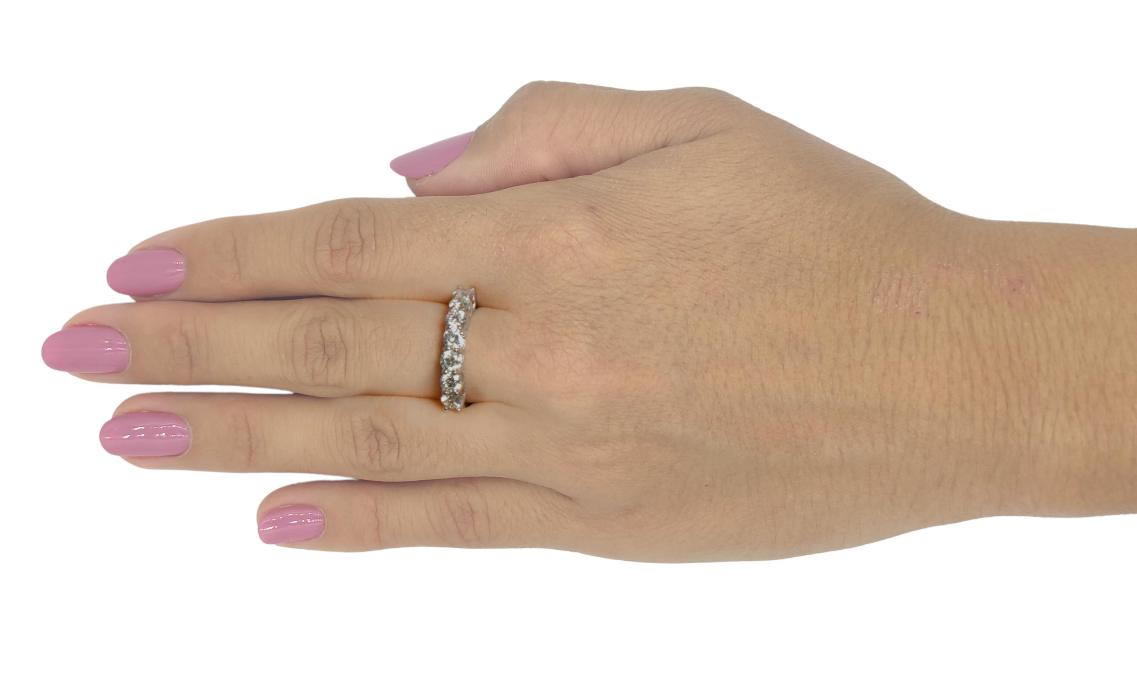 1,80 Karat Rundschliff Diamant F-G Farbe V-S 18K Gold Halb-Eternity-Ring (Moderne) im Angebot