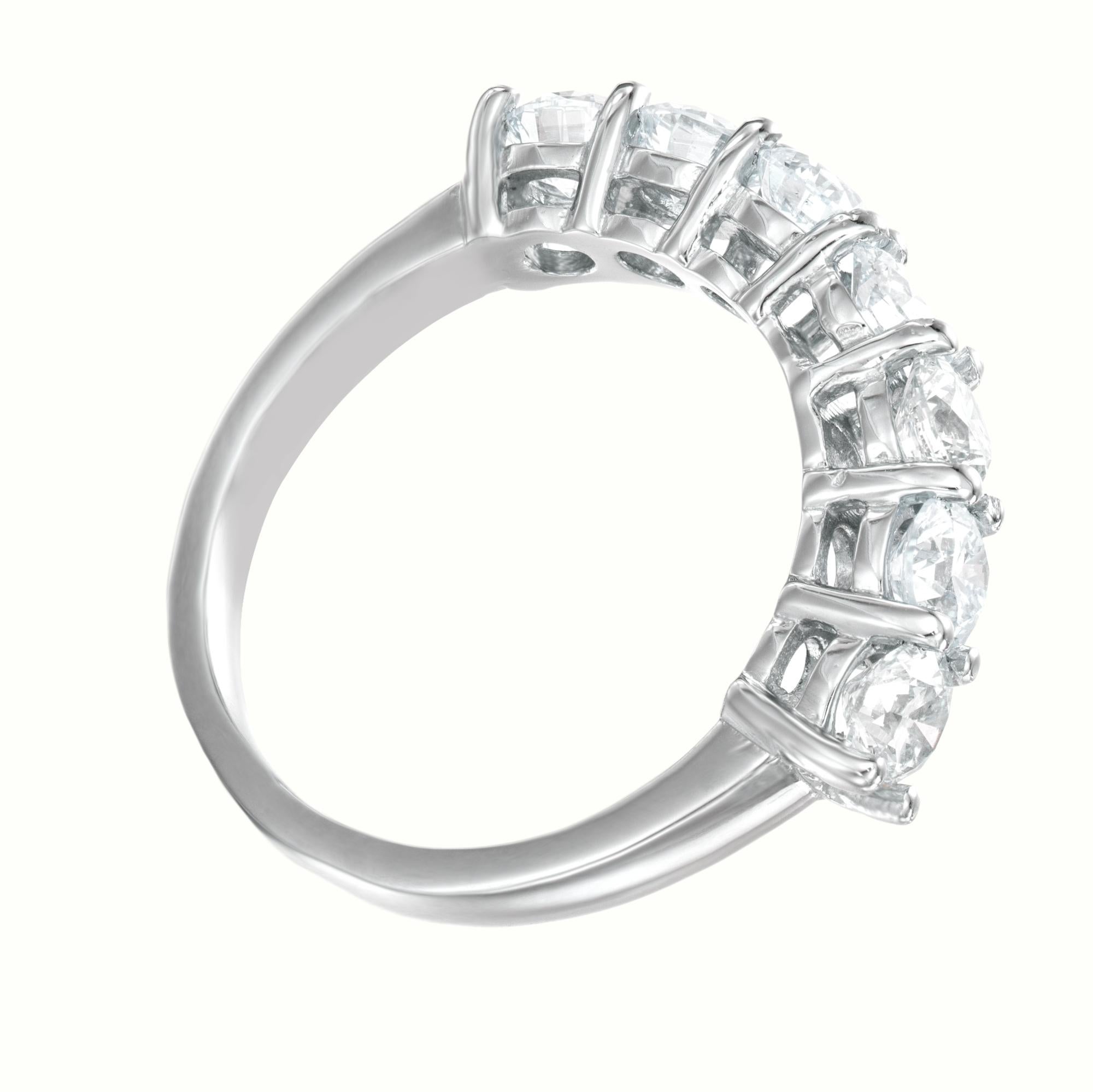 Anillo de media alianza de oro de 18 quilates con diamante talla redonda F-G color V-S de 1,80 quilates Corte redondo en venta
