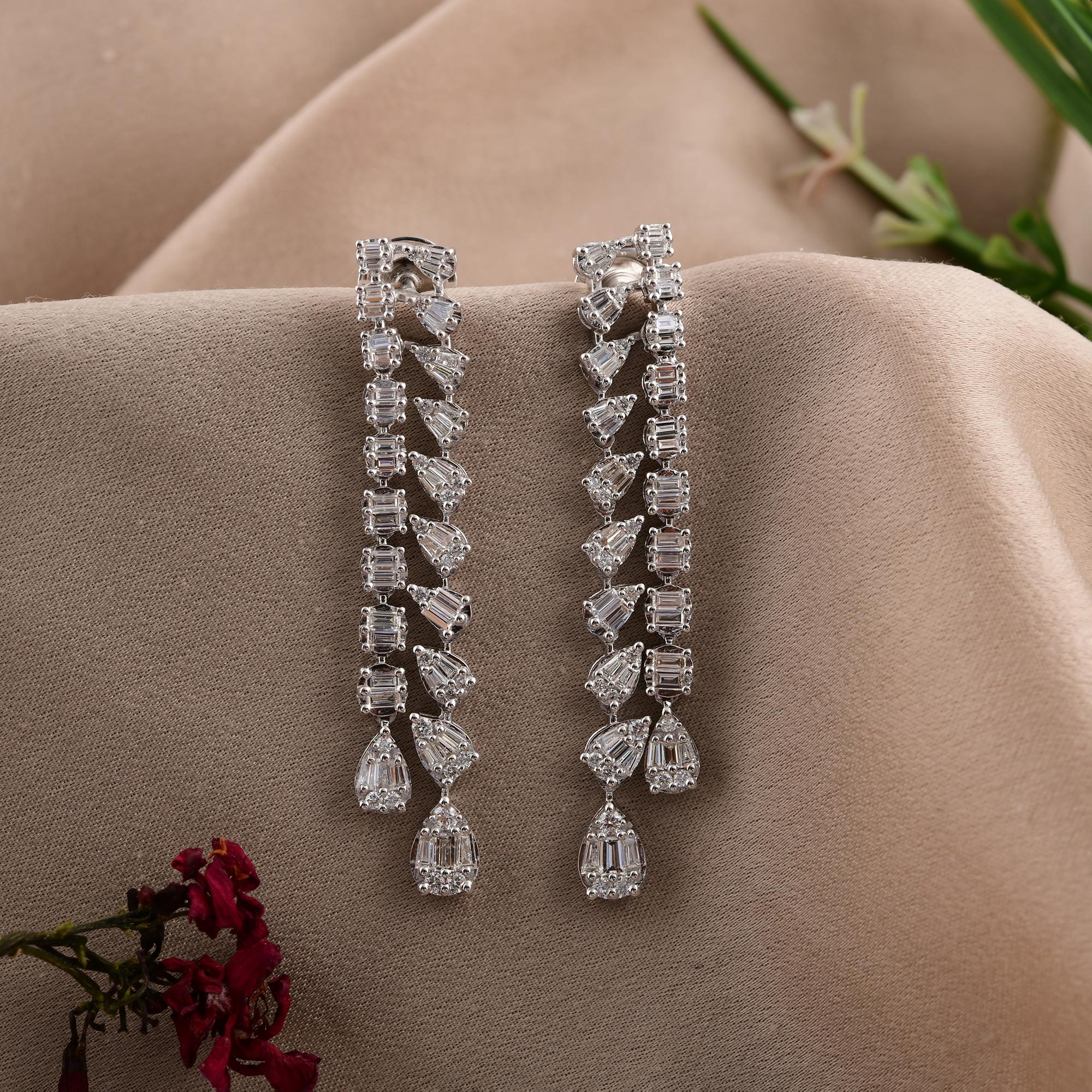 1.80 Carat SI Clarity HI Color Baguette Diamond Earrings 14 Karat White Gold In New Condition For Sale In Diera, Dubai