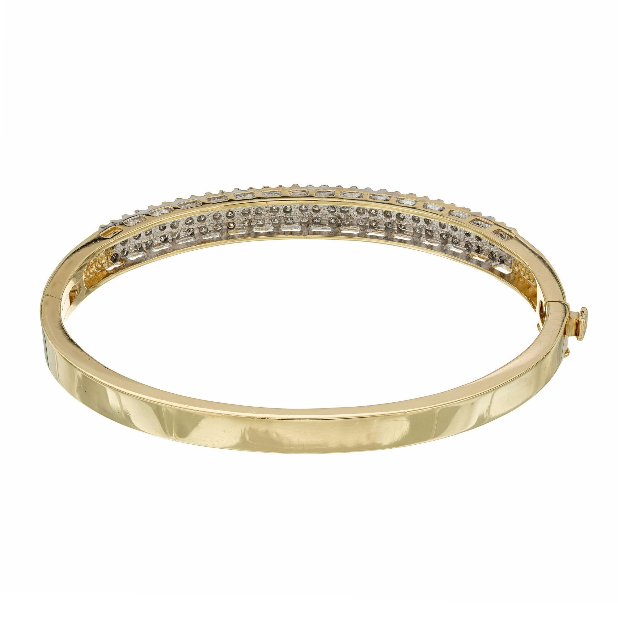 Round Cut 1.80 Carat Three-Row Round Diamond Gold Bangle Bracelet For Sale