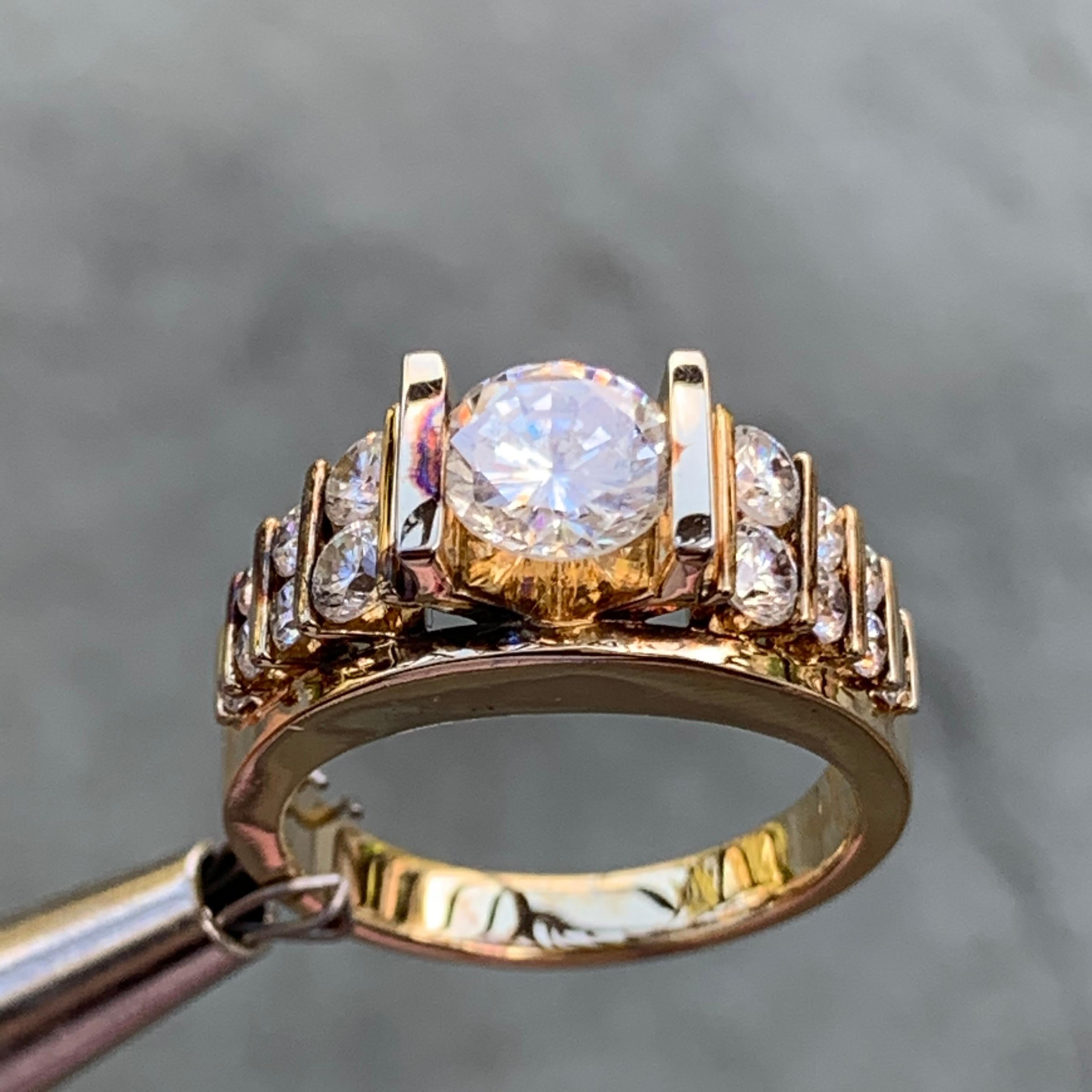 1,80 Karat TW Runder Diamant Verlobung, 10K, Vintage Ben Dannie Original Design (Rundschliff) im Angebot