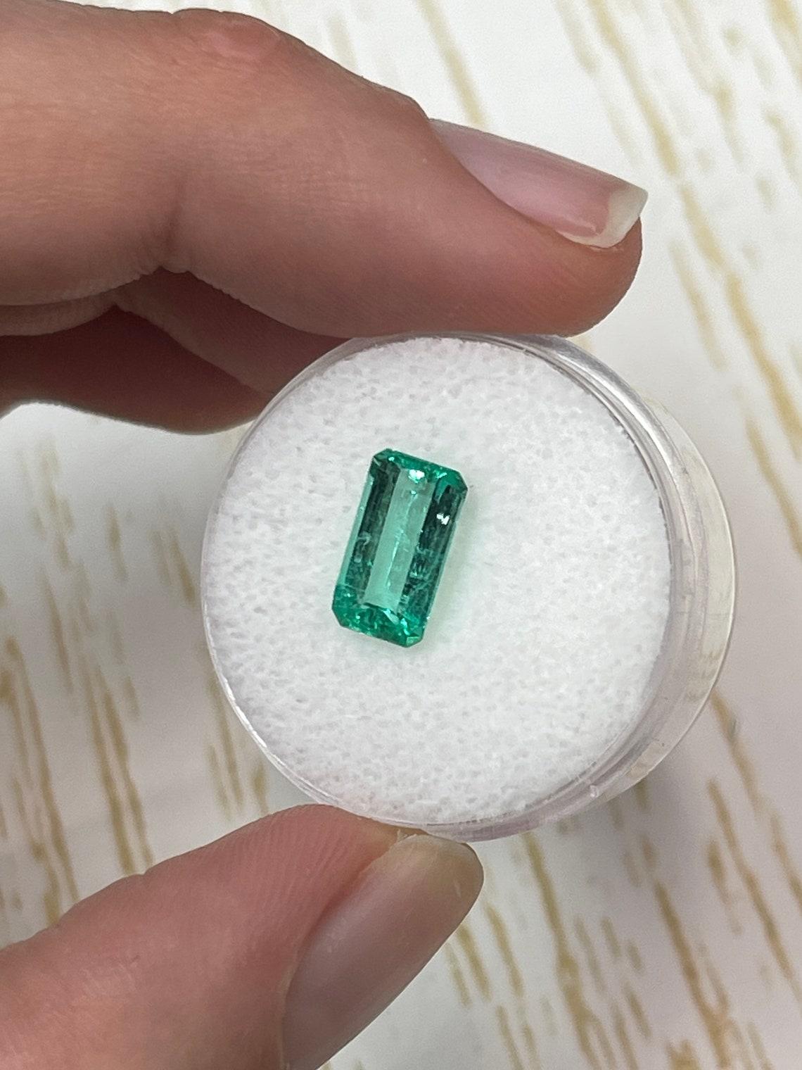 Modern 1.80 Carat VVS 10x6 Bluish Green Colombian Emerald - Emerald Cut Muzo Mine For Sale