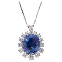 1.80 Carats Diamonds and 13 Carats Ceylan Sapphire Pendant Necklace