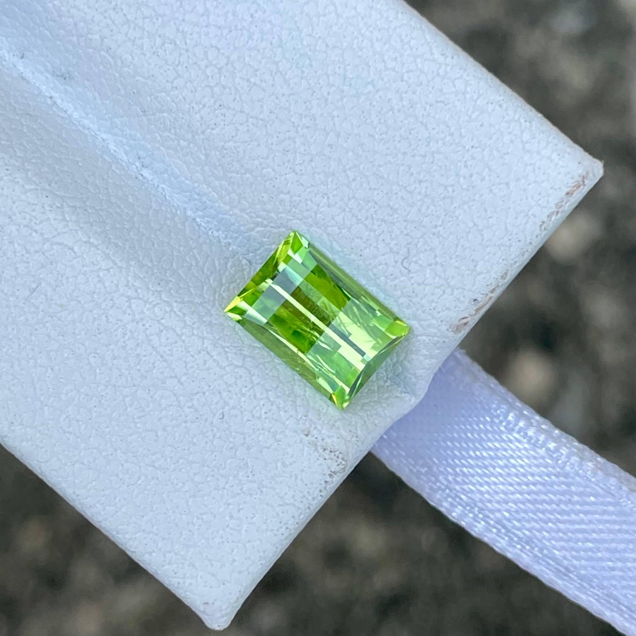 1,80 Karat Grüner Peridot Stein Pixelschliff Natürlicher Pakistanischer Edelstein (Gemischter Schliff) im Angebot