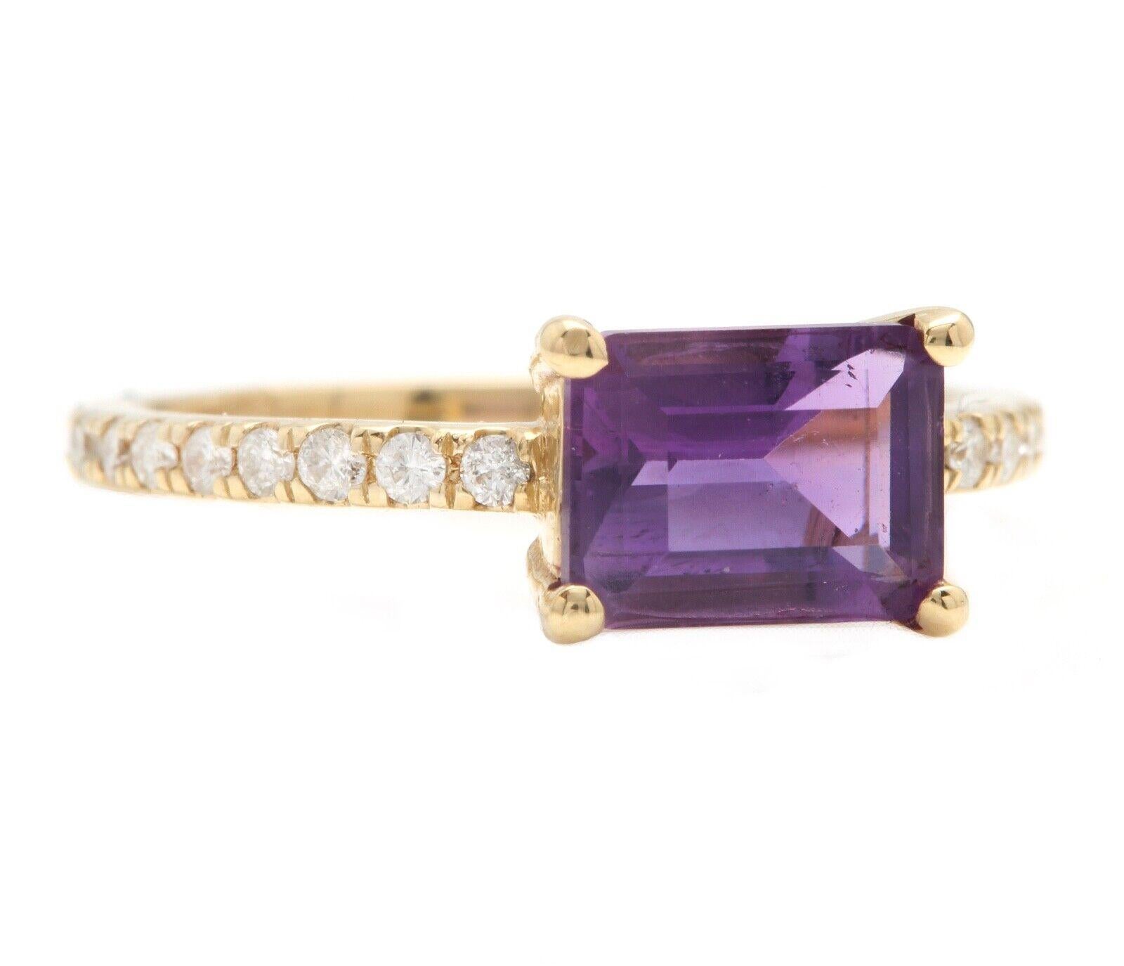 1.80 Carats Natural Amethyst and Diamond 14K Solid Yellow Gold Ring In New Condition For Sale In Los Angeles, CA