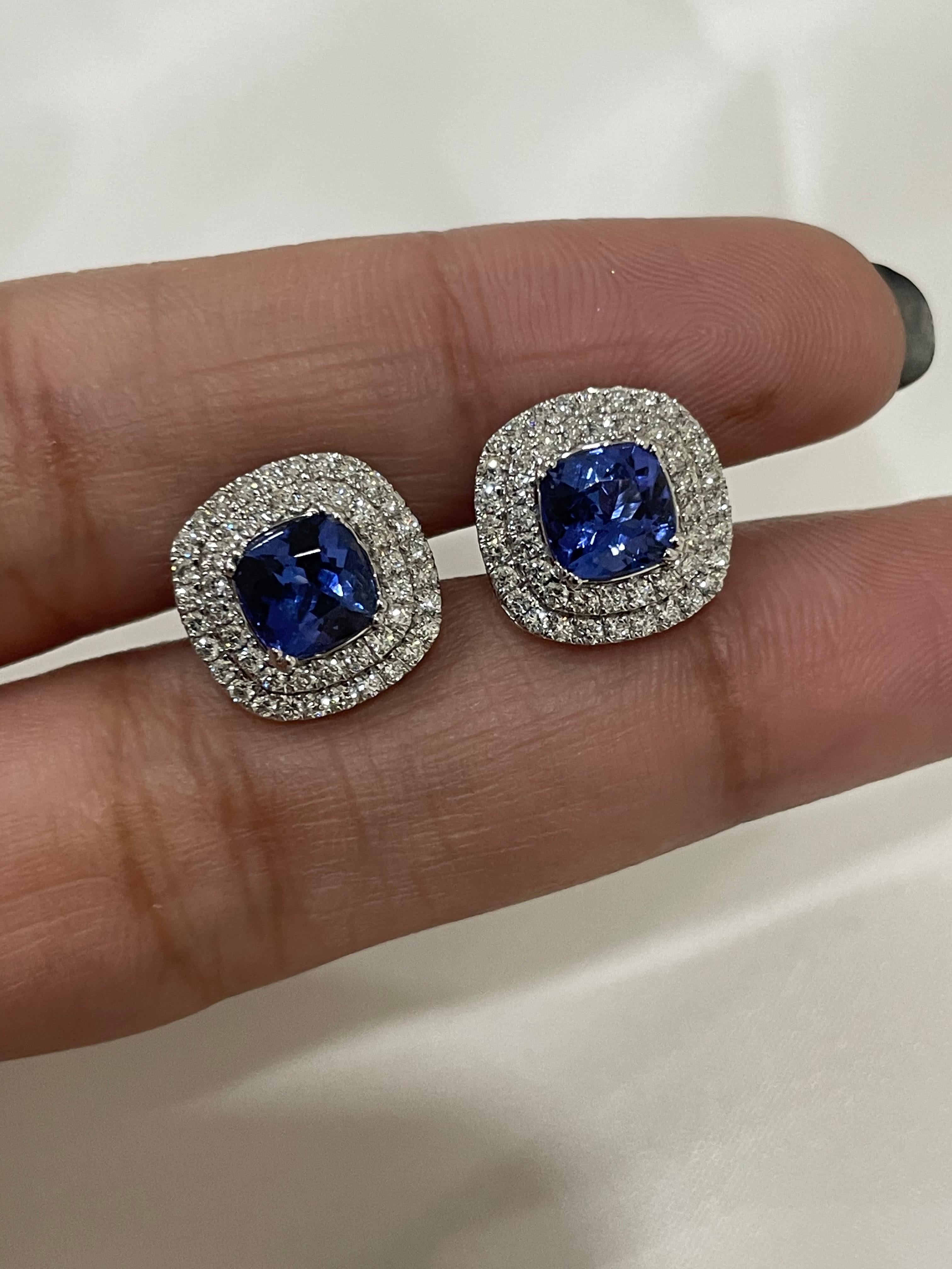 Women's 1.80 Carats Natural Tanzanite and Diamond Stud Earrings in 18K White Gold For Sale