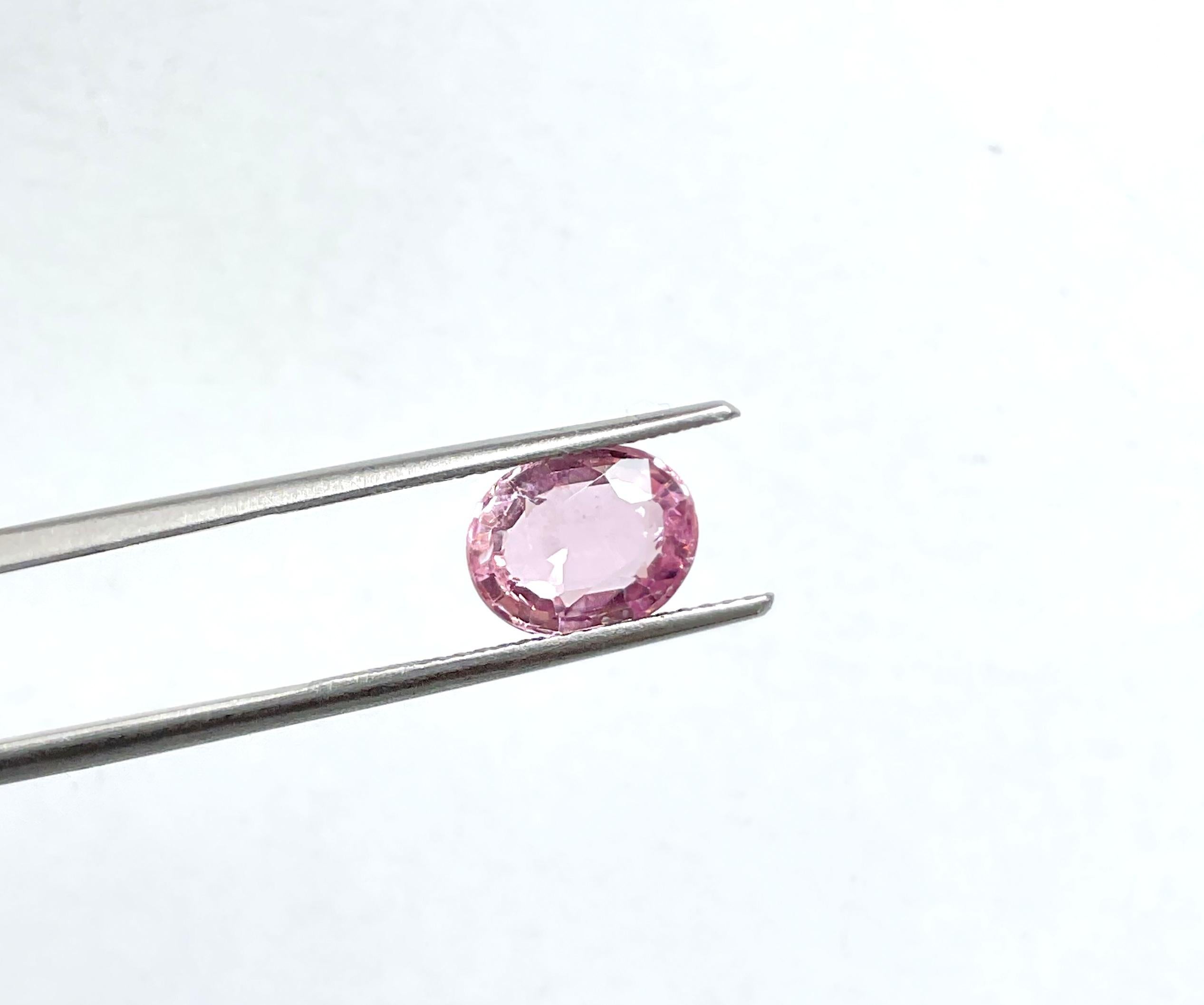 Art déco 1.80 Carats Pink Tourmaline Oval Faceted Cut stone Top Quality Natural gemstone en vente