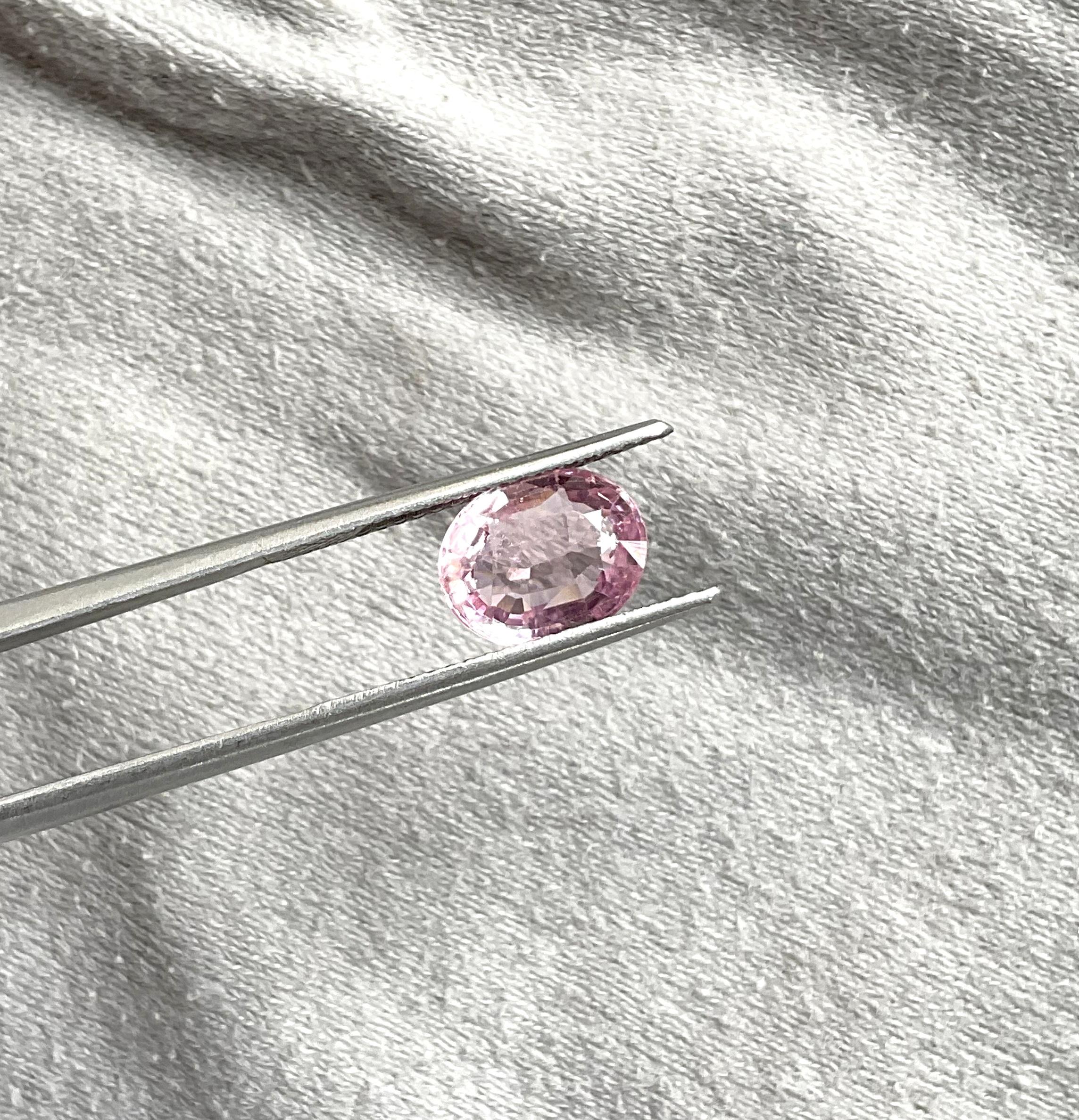 Taille ovale 1.80 Carats Pink Tourmaline Oval Faceted Cut stone Top Quality Natural gemstone en vente