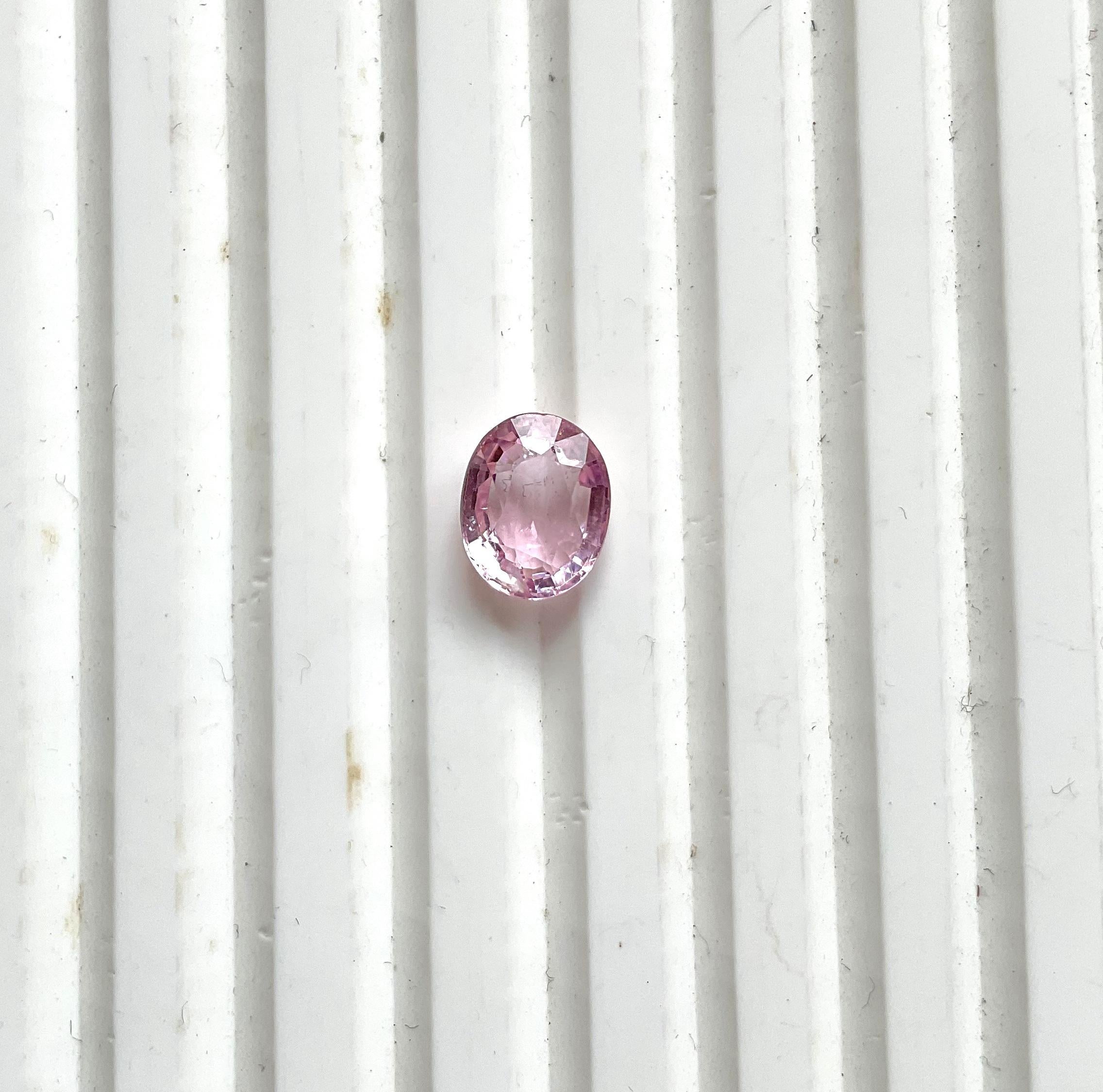 1.80 Carats Pink Tourmaline Oval Faceted Cut stone Top Quality Natural gemstone en vente 1