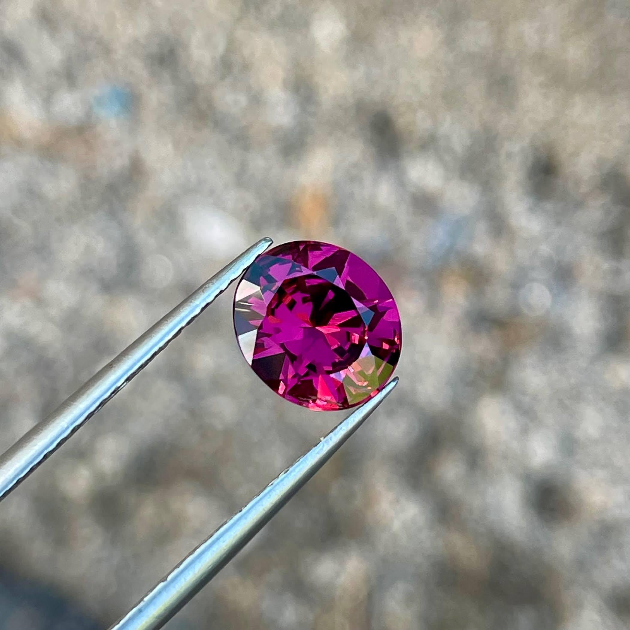 Weight 1.80 carats 
Dimensions 8.3x7.3x4.3 mm 
Treatment none 
Origin Tanzania 
Clarity VVS
Shape oval 
Cut custom precision 



The Pinkish Red Garnet Stone is a radiant gem of exquisite beauty, boasting a weighty 1.80 carats. Cut into a