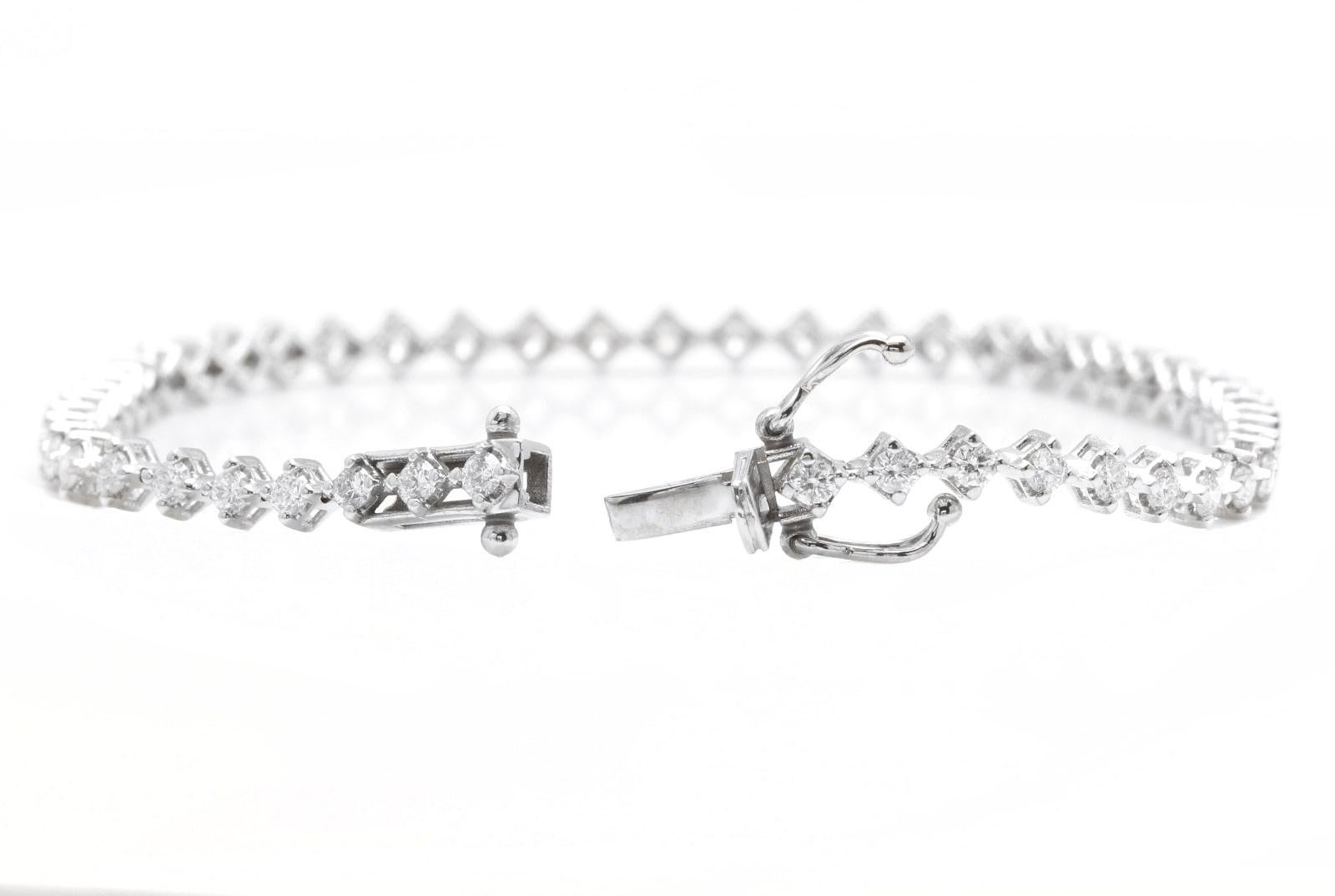 Round Cut 1.80 Carats Stunning Natural Diamond 14K Solid White Gold Bracelet For Sale
