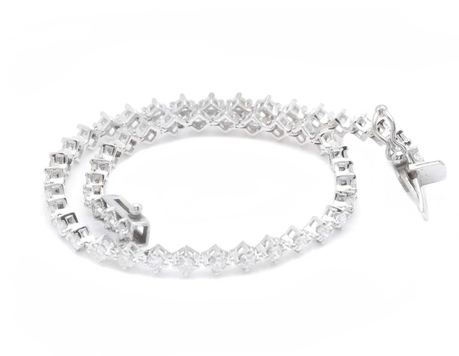 1.80 Carats Stunning Natural Diamond 14K Solid White Gold Bracelet In New Condition For Sale In Los Angeles, CA