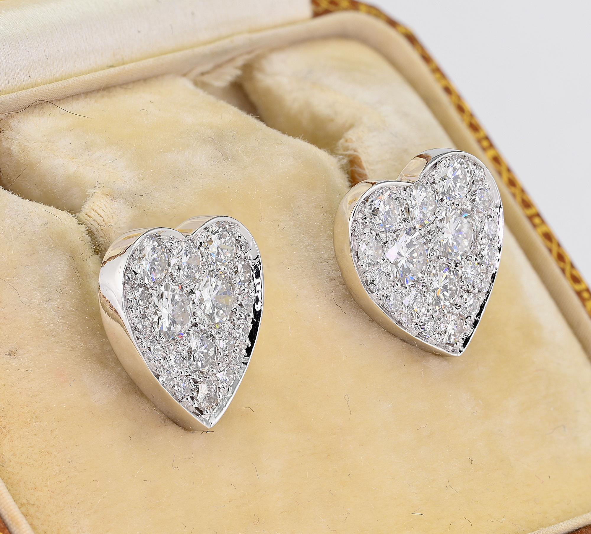 Brilliant Cut 1.80 Ct Diamond F- G  VVS Heart Stud 18 Kt Earrings For Sale