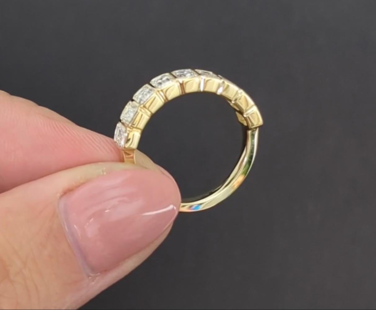 1,80 Karat Smaragdschliff Diamant Halb-Eternity-Ring Gelbgold für Damen oder Herren im Angebot