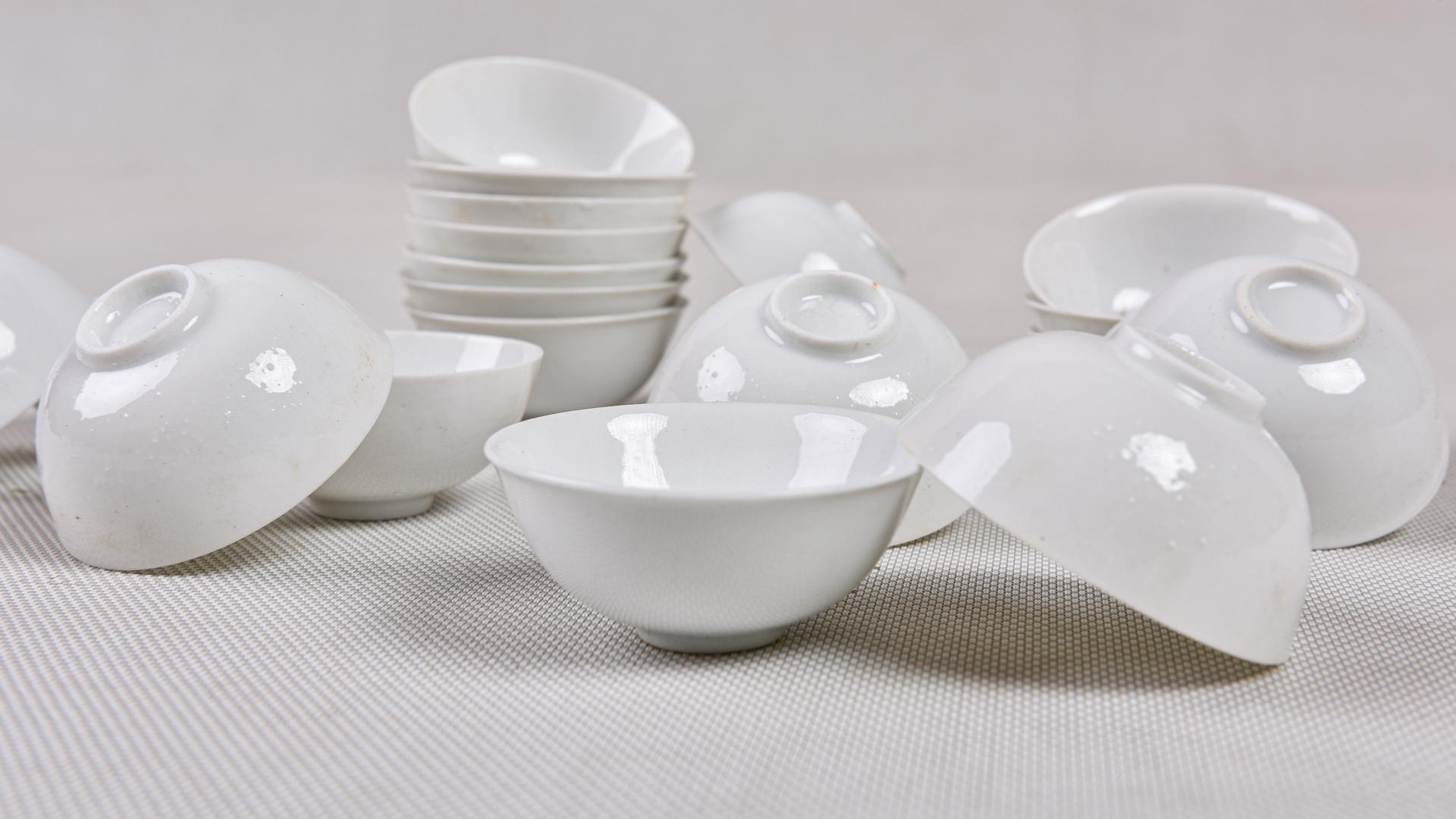 Japanese 180 Small Bowls in Very Fine White Porcelain For Sale