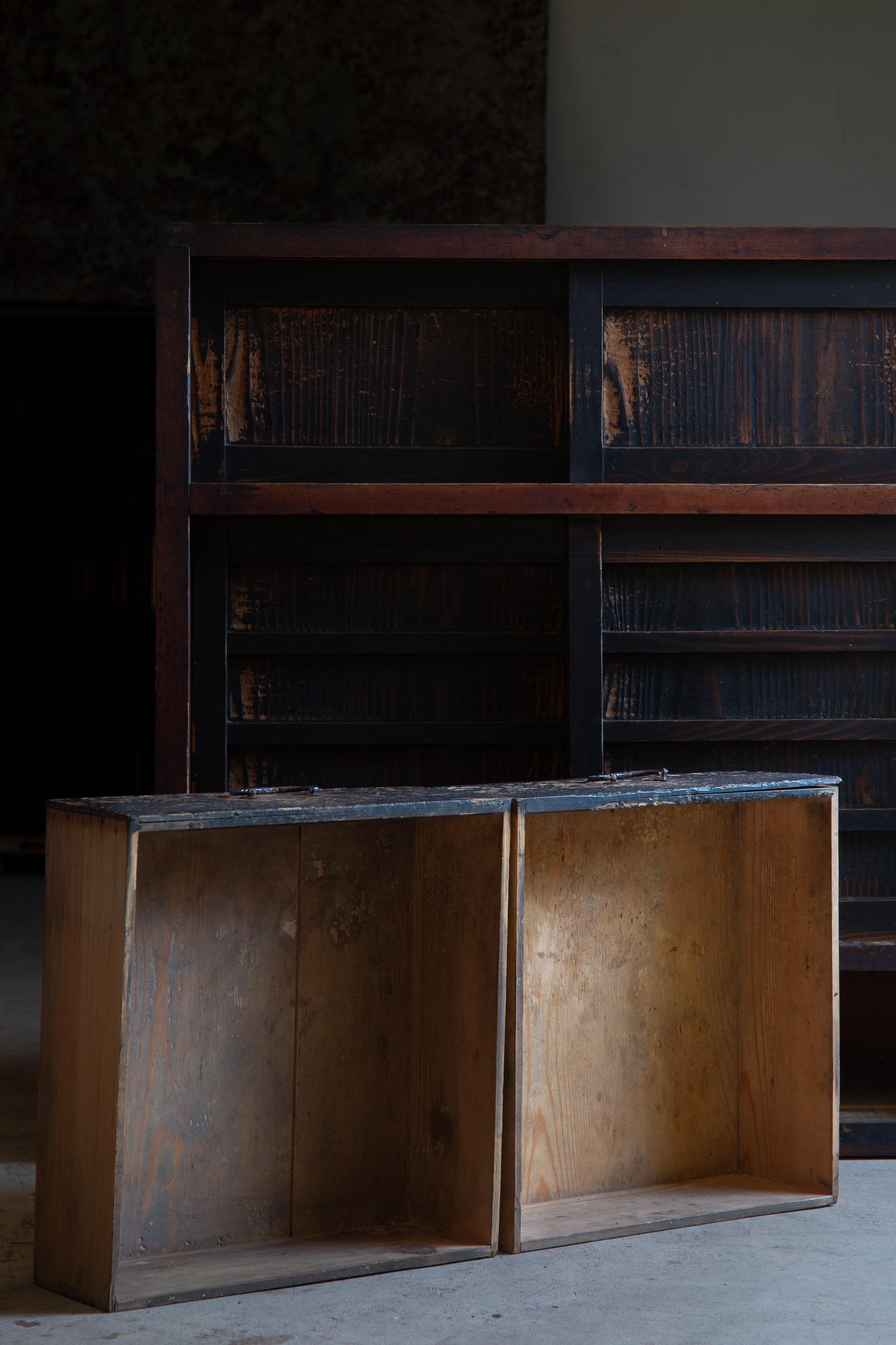 1800-1870s Japanese antique mid size mizuya tansu wabi sabi chest w/ drawers 12