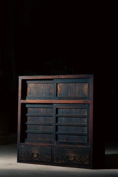 1800-1870s Japanese antique mid size mizuya tansu wabi sabi chest w/ drawers