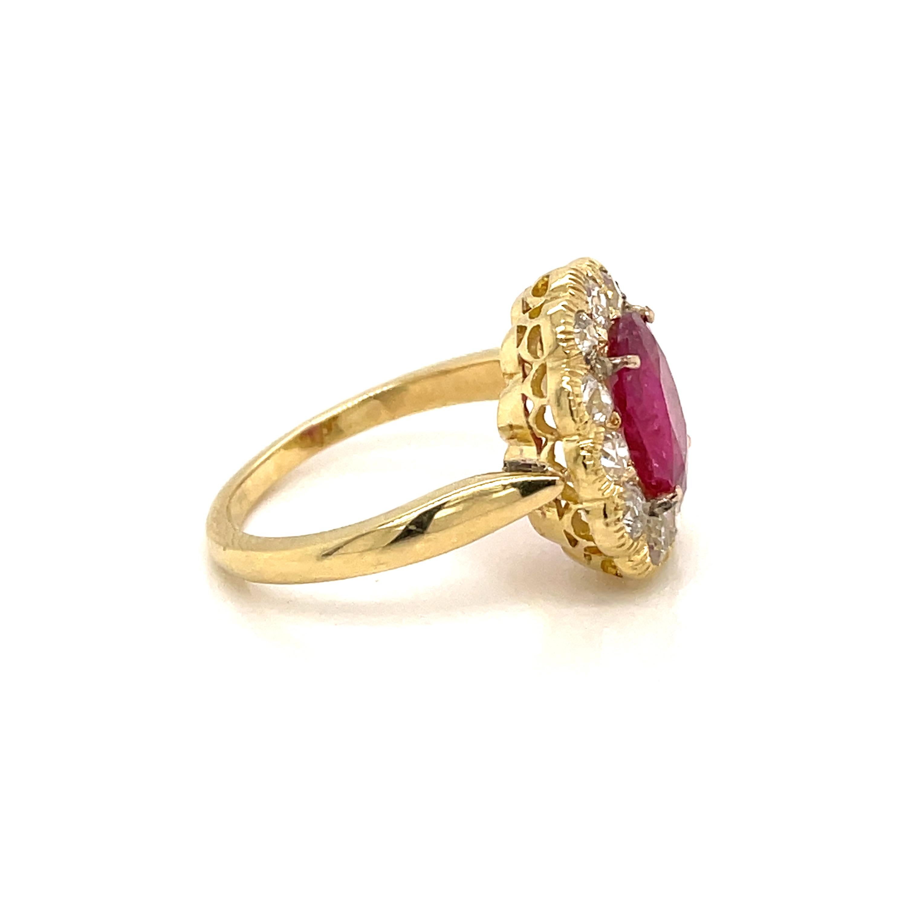 1800 2.50 Carat Ruby Diamond Gold Cluster Ring In Excellent Condition For Sale In Napoli, Italy