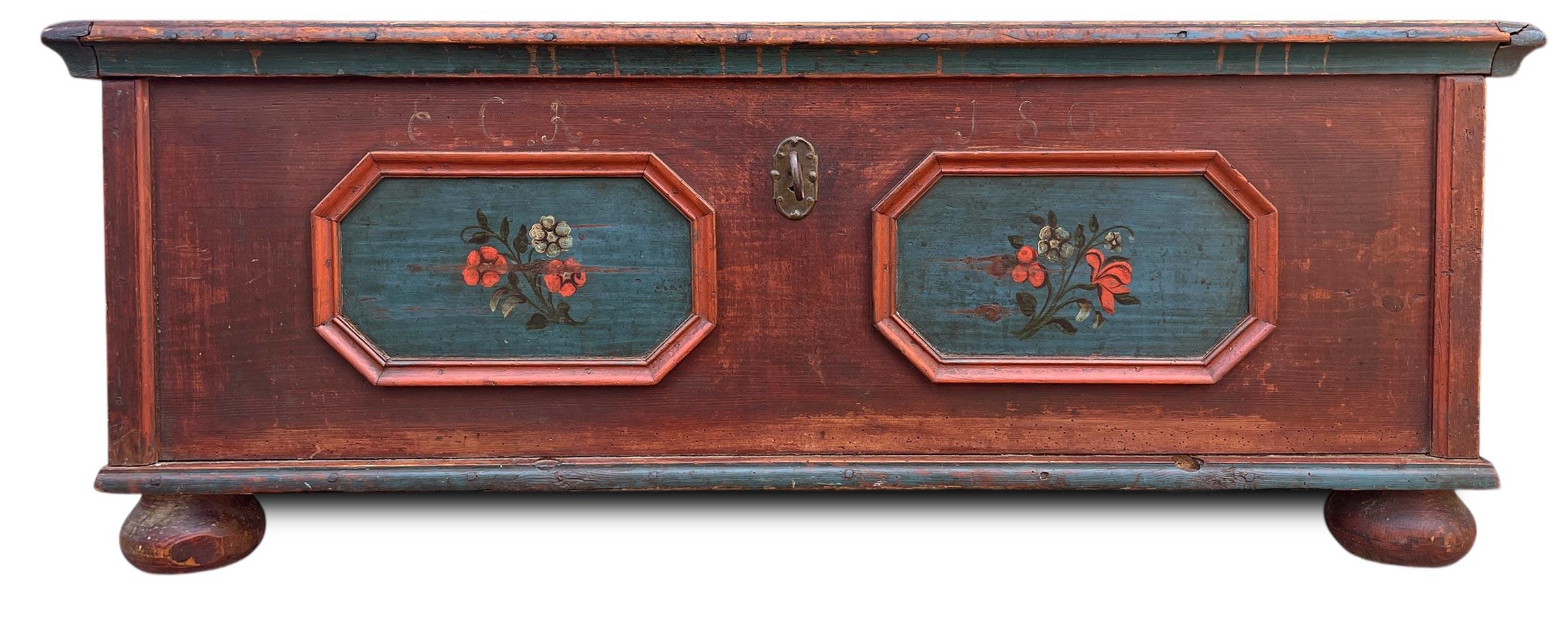 1800 Alpine Dark Red Floral Painted Blanket Chest In Good Condition For Sale In Vo', Veneto