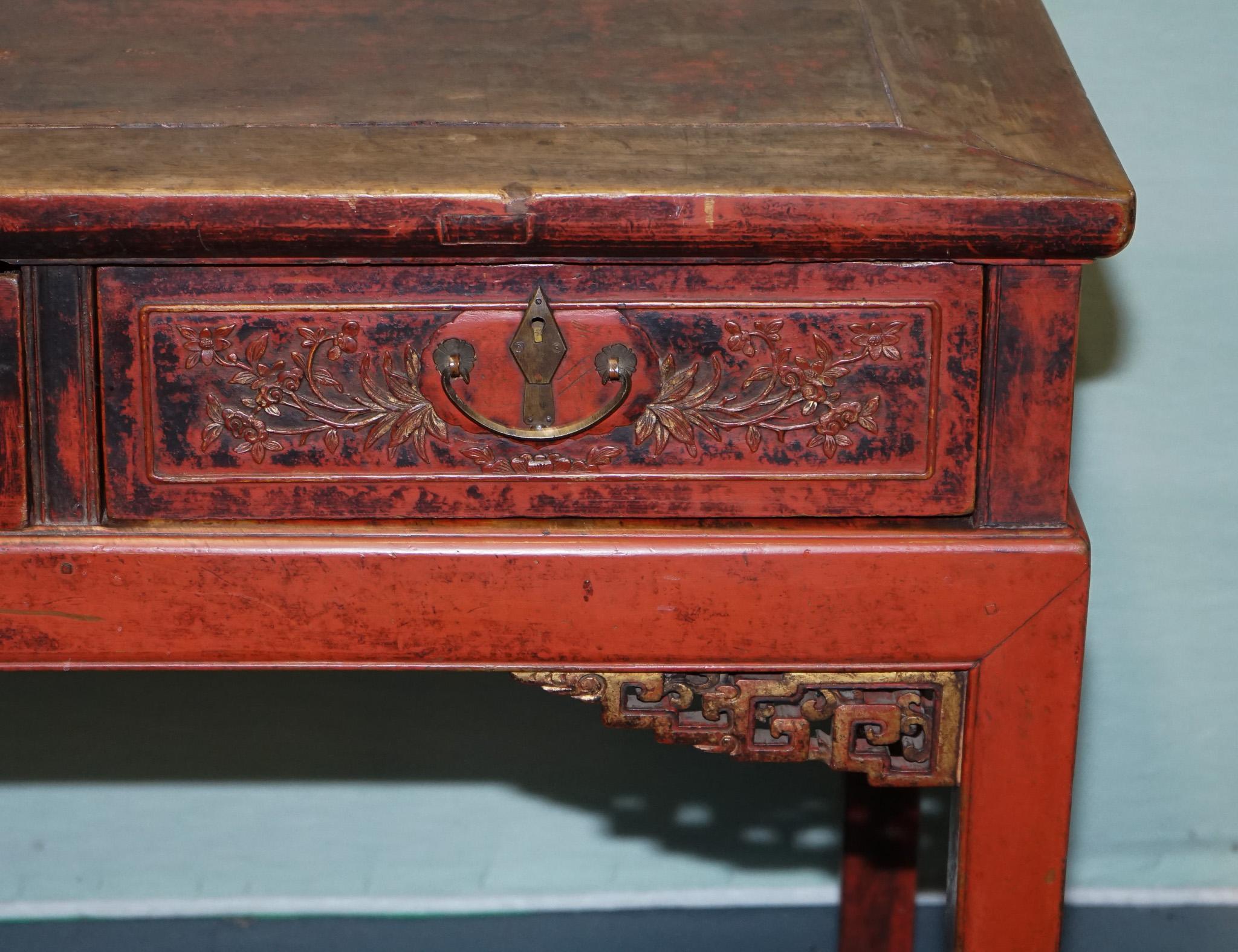 Hand-Crafted 1800 ANTiQUE QING DYNASTY LACQUERED ORIENTAL CHINESE CONSOLE TABLE CARVED FLORAL For Sale
