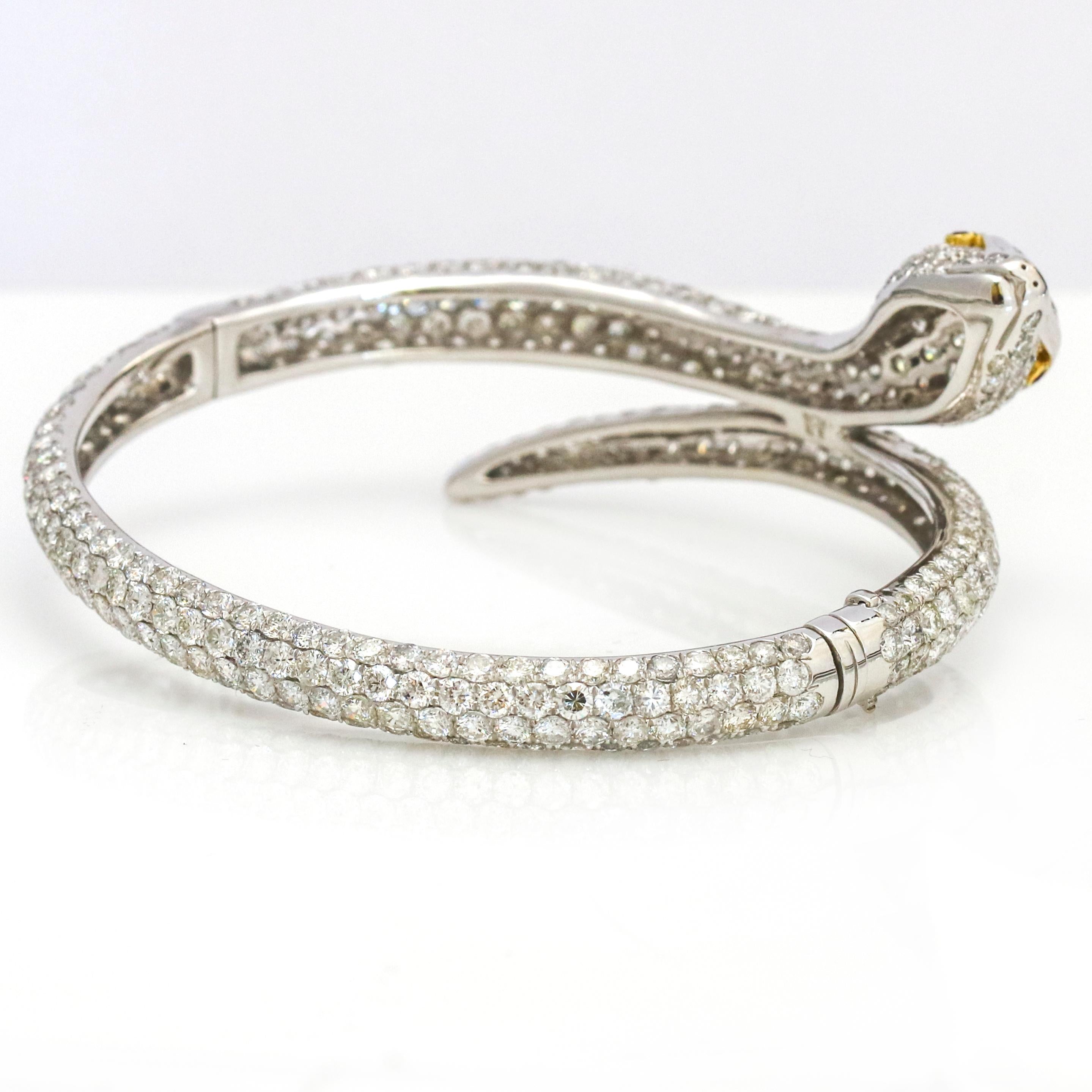 Women's 18.00 Carat 18 Karat White Gold Diamond Snake Bangle Bracelet For Sale