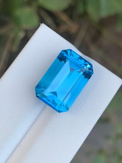 18.00 Carat Natural Loose Swiss Blue Topaz Emerald Shape Gemstone (pierre précieuse en forme d'émeraude)