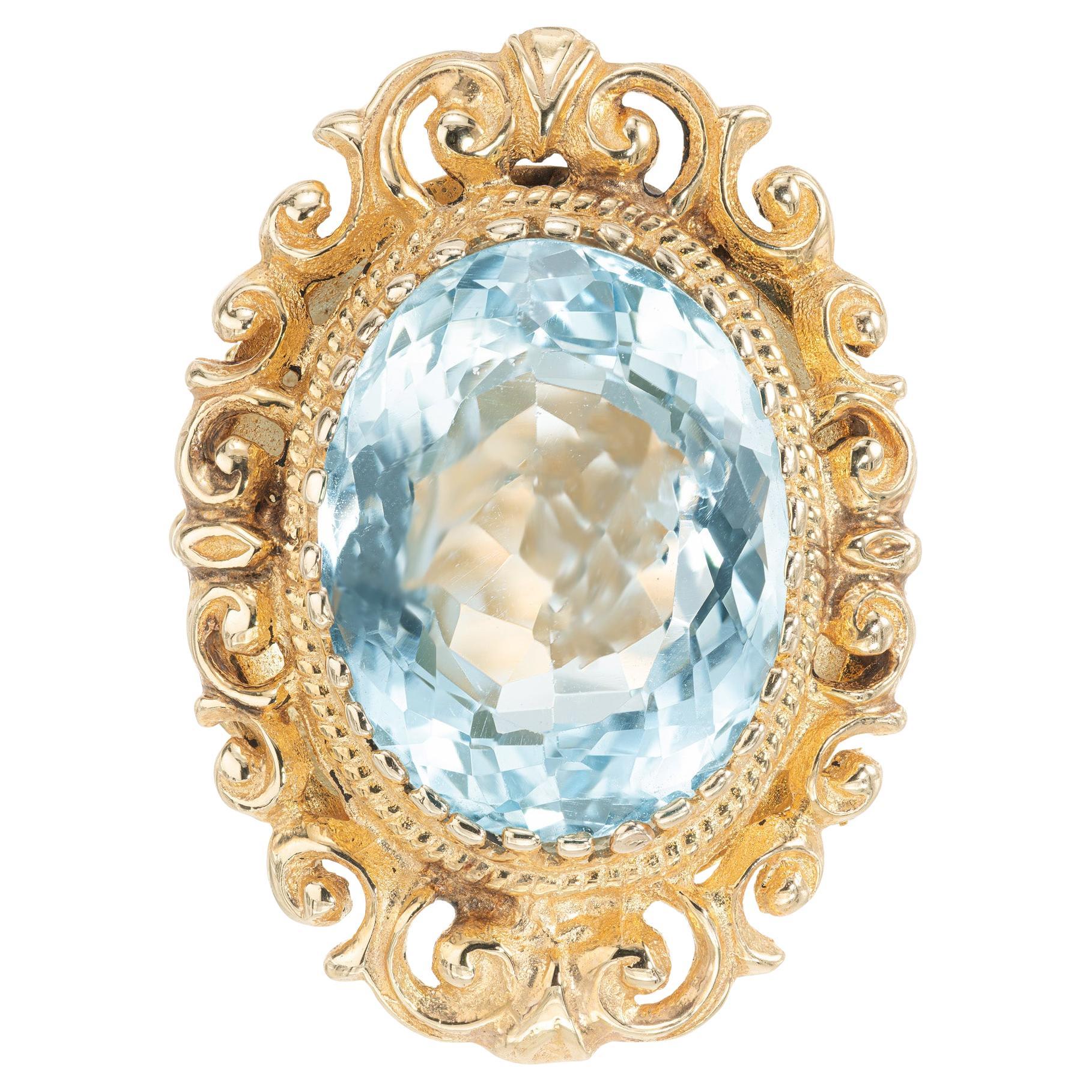 Bague cocktail en or avec topaze bleu vif et ovale de 18,00 carats en vente