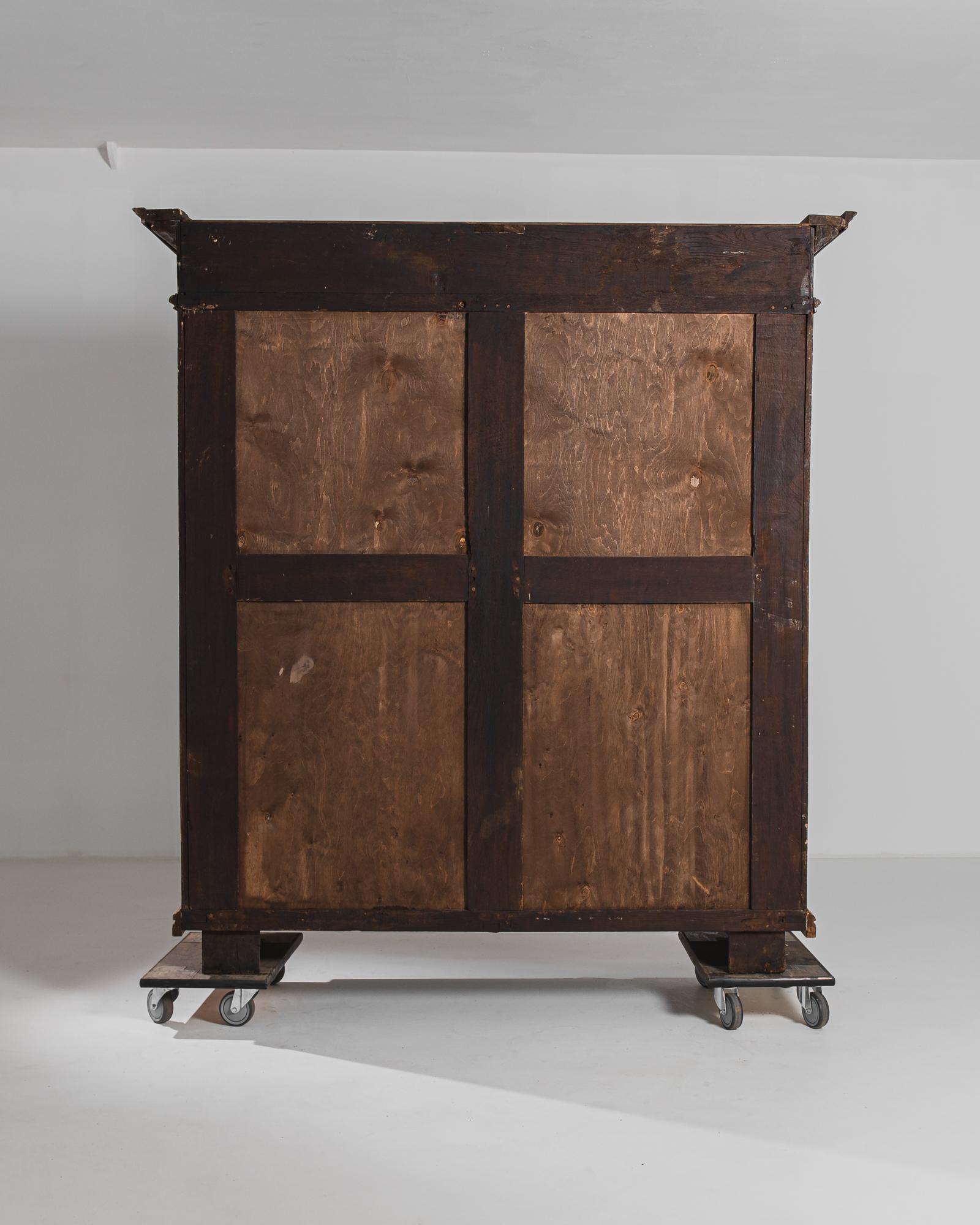 1800 Century European Wooden Armoire with Original Patina 3