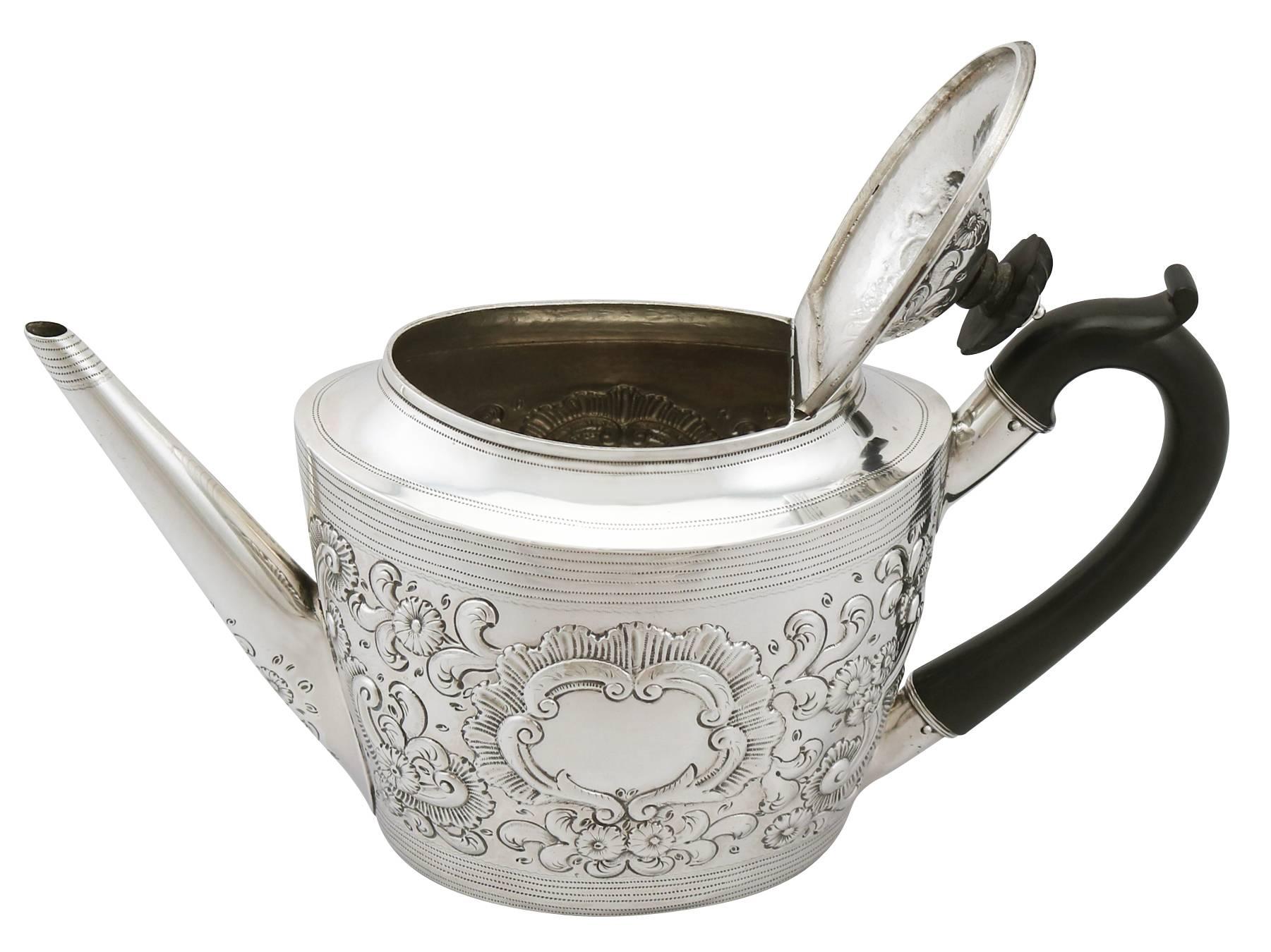1800 Georgian Sterling Silver Teapot In Excellent Condition In Jesmond, Newcastle Upon Tyne