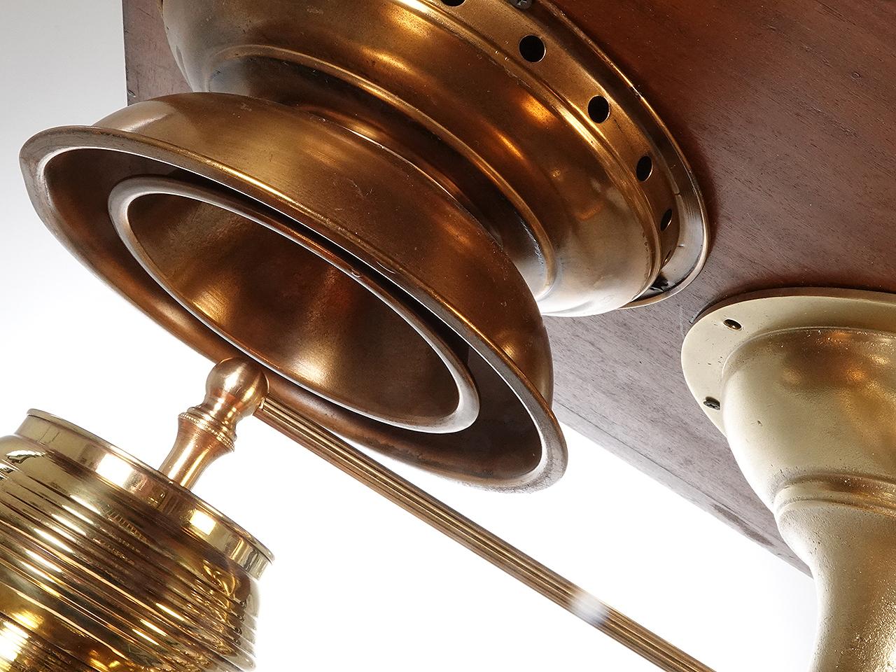 Americano Lampadario per vagone da pranzo della ferrovia Adams & Westlake del 1800 e catalizzatori di fumo in vendita