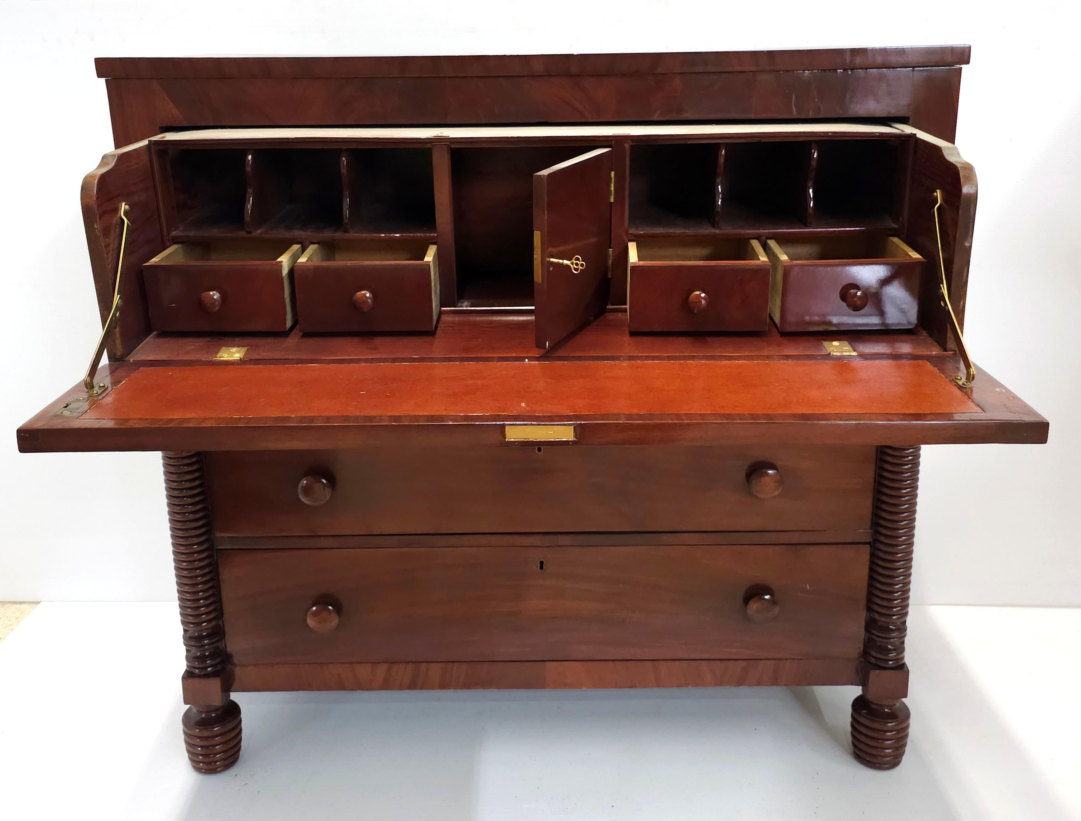 1800s American Federal Mahogany Butler's Secretary Desk For Sale 5