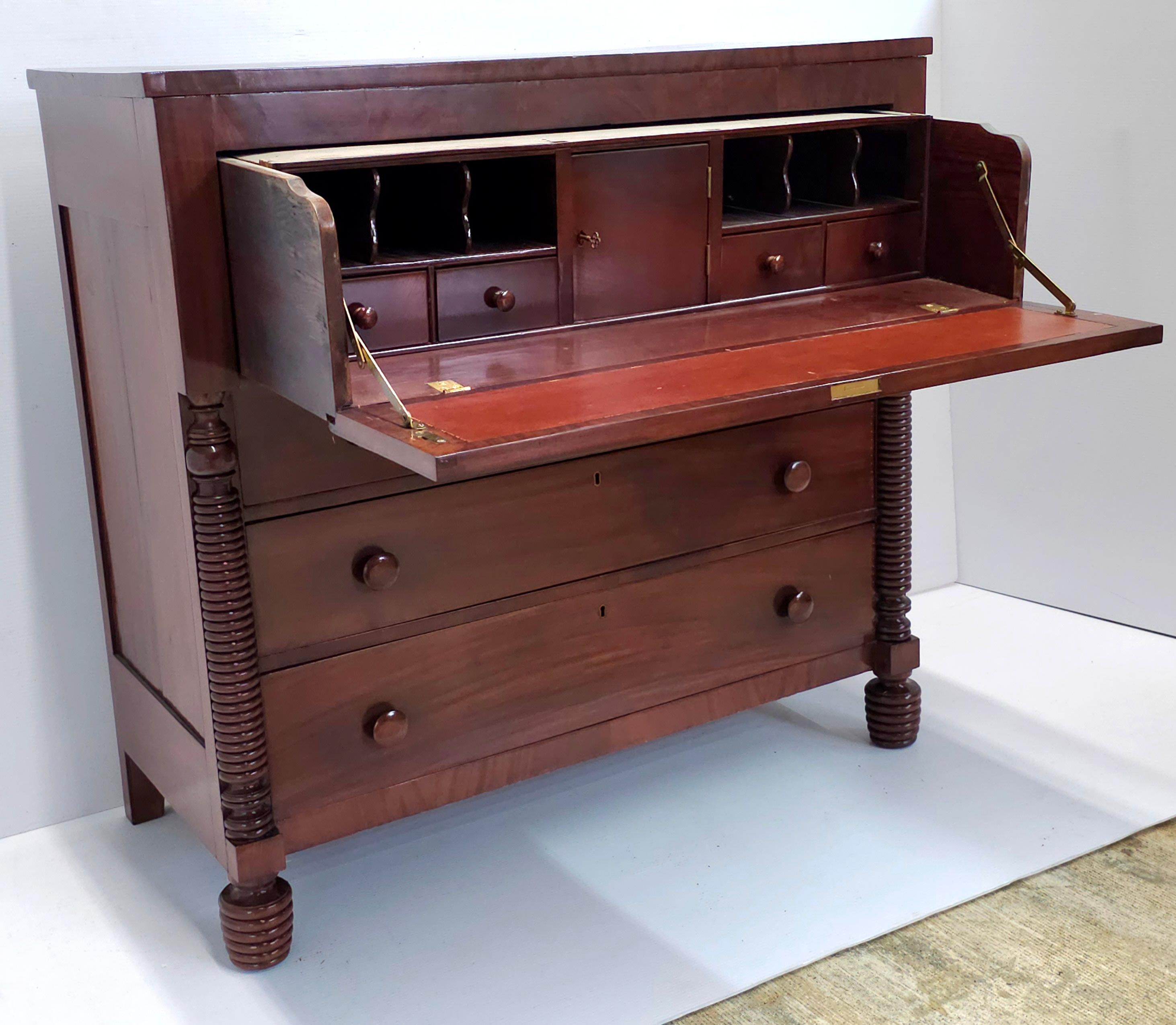 1800s American Federal Mahogany Butler's Secretary Desk For Sale 10
