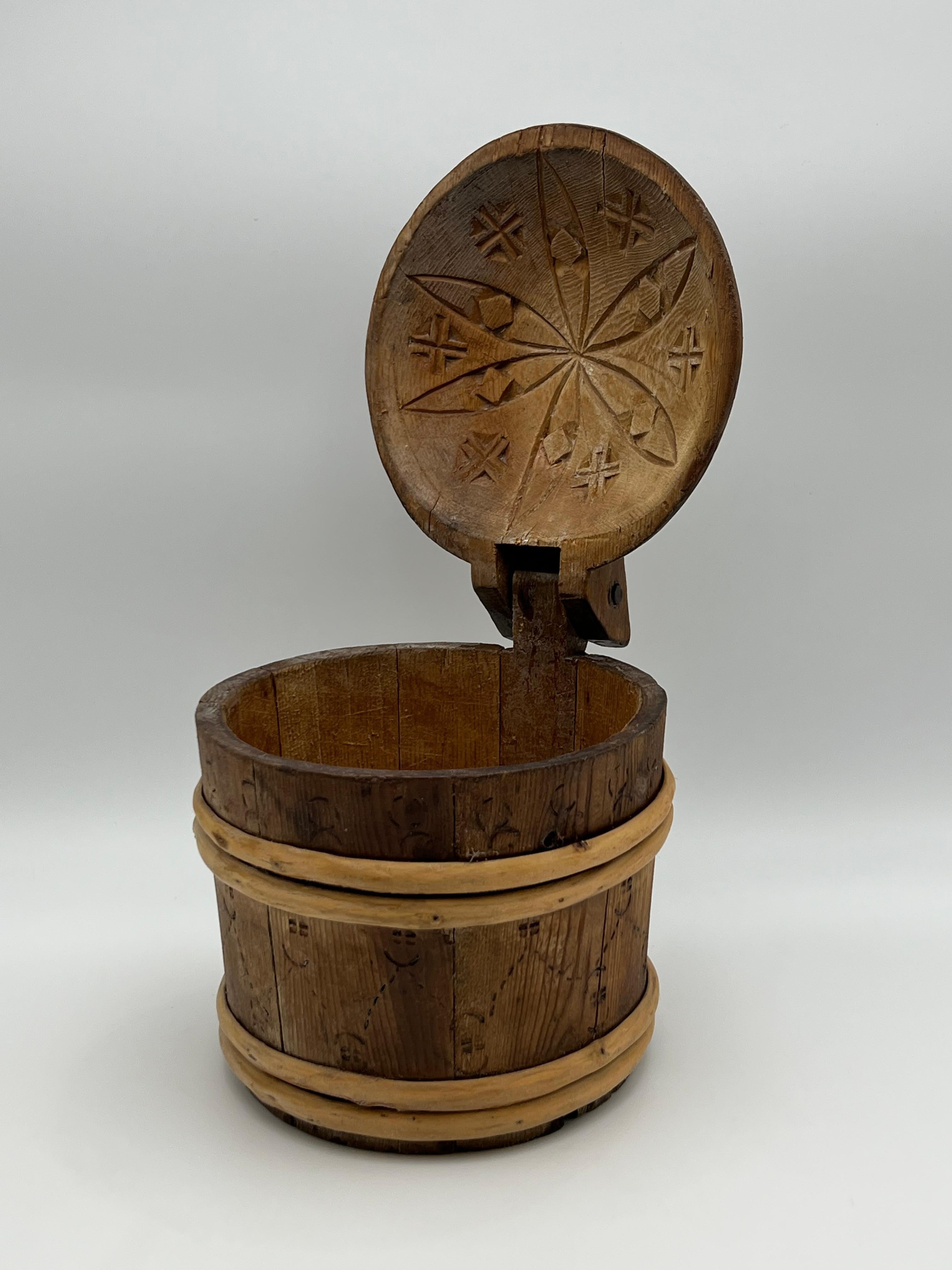 Antico boccale scandinavo del 1800 / forma di burro, primitivo di qualità museale in vendita 4
