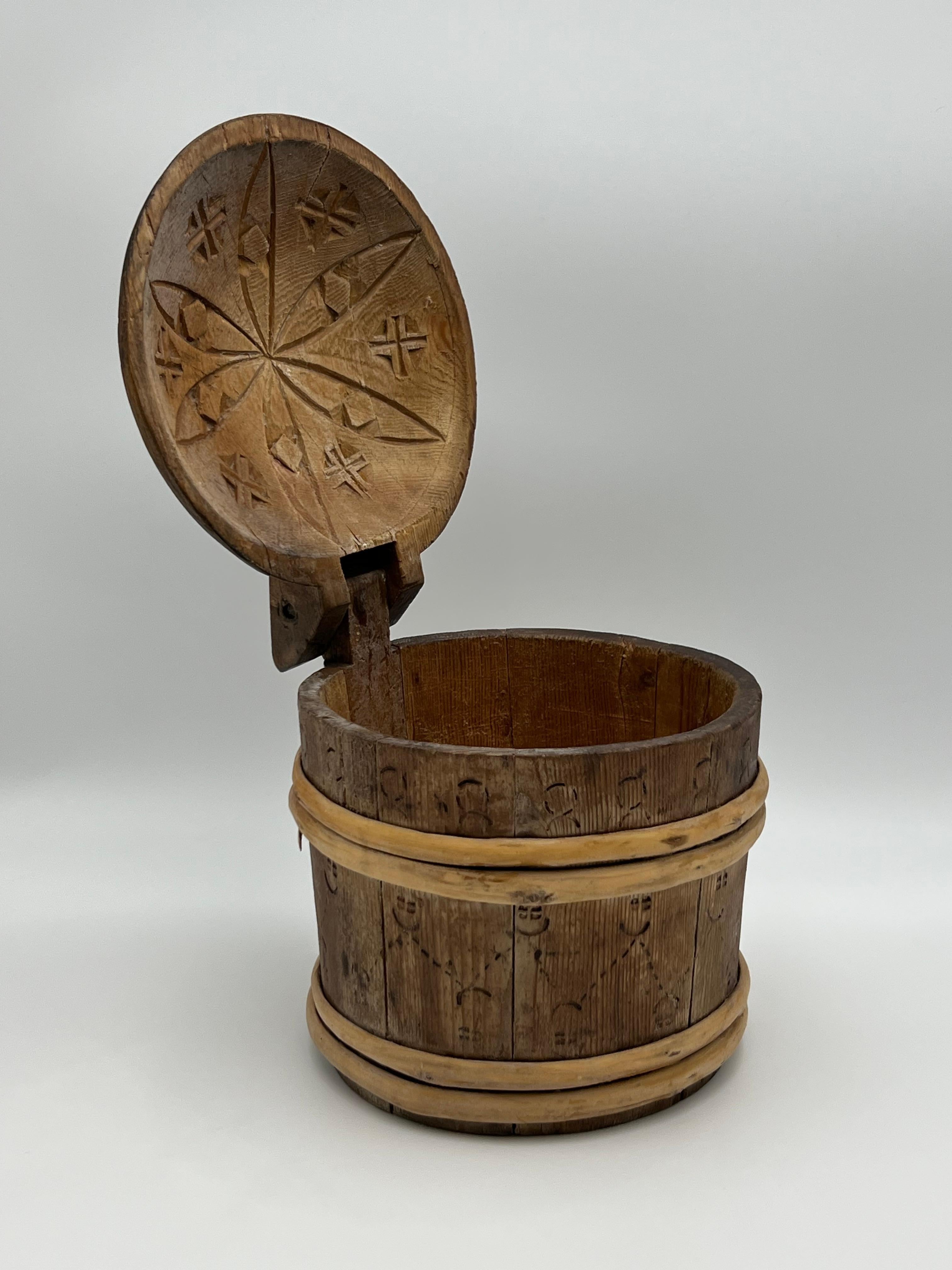 Arte popolare Antico boccale scandinavo del 1800 / forma di burro, primitivo di qualità museale in vendita
