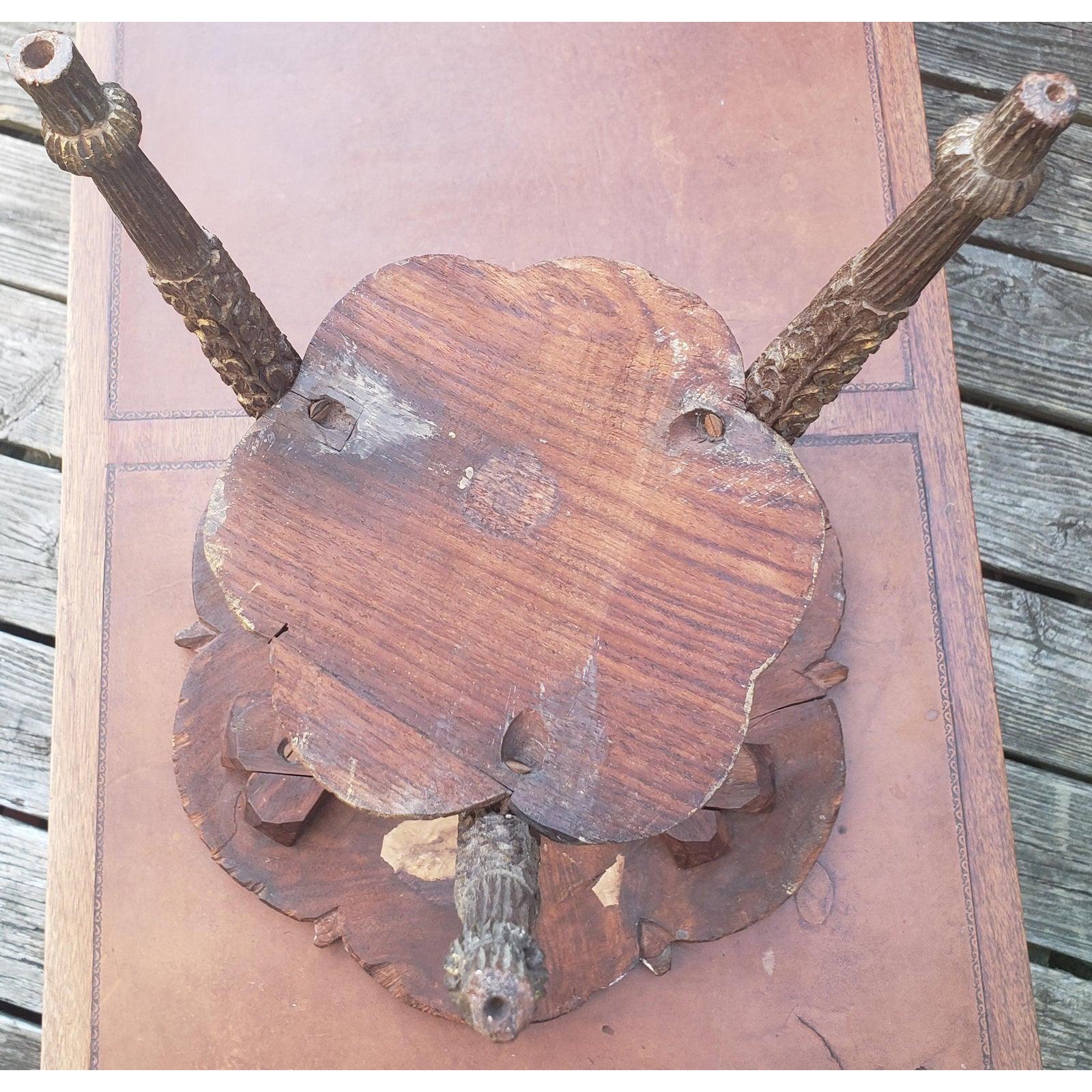 1800s Anglo Burmese Heavily Fine Hand Carved Gilt Hardwood Side Table For Sale 4