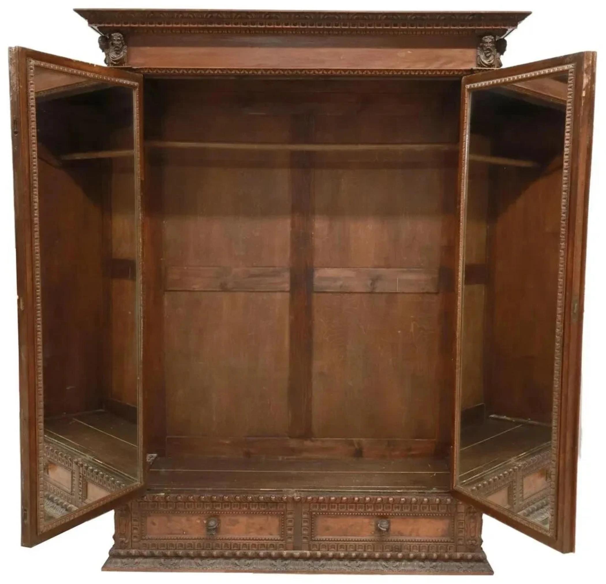 Magnifique armoire en noyer et palissandre, sculptée, de style renaissance italienne, datant des années 1800 !

Armoire ancienne,  Sculpté, néo-renaissance italienne, Noyer,  Burlwood,  1800, 19ème siècle !

Cette armoire ancienne est un superbe