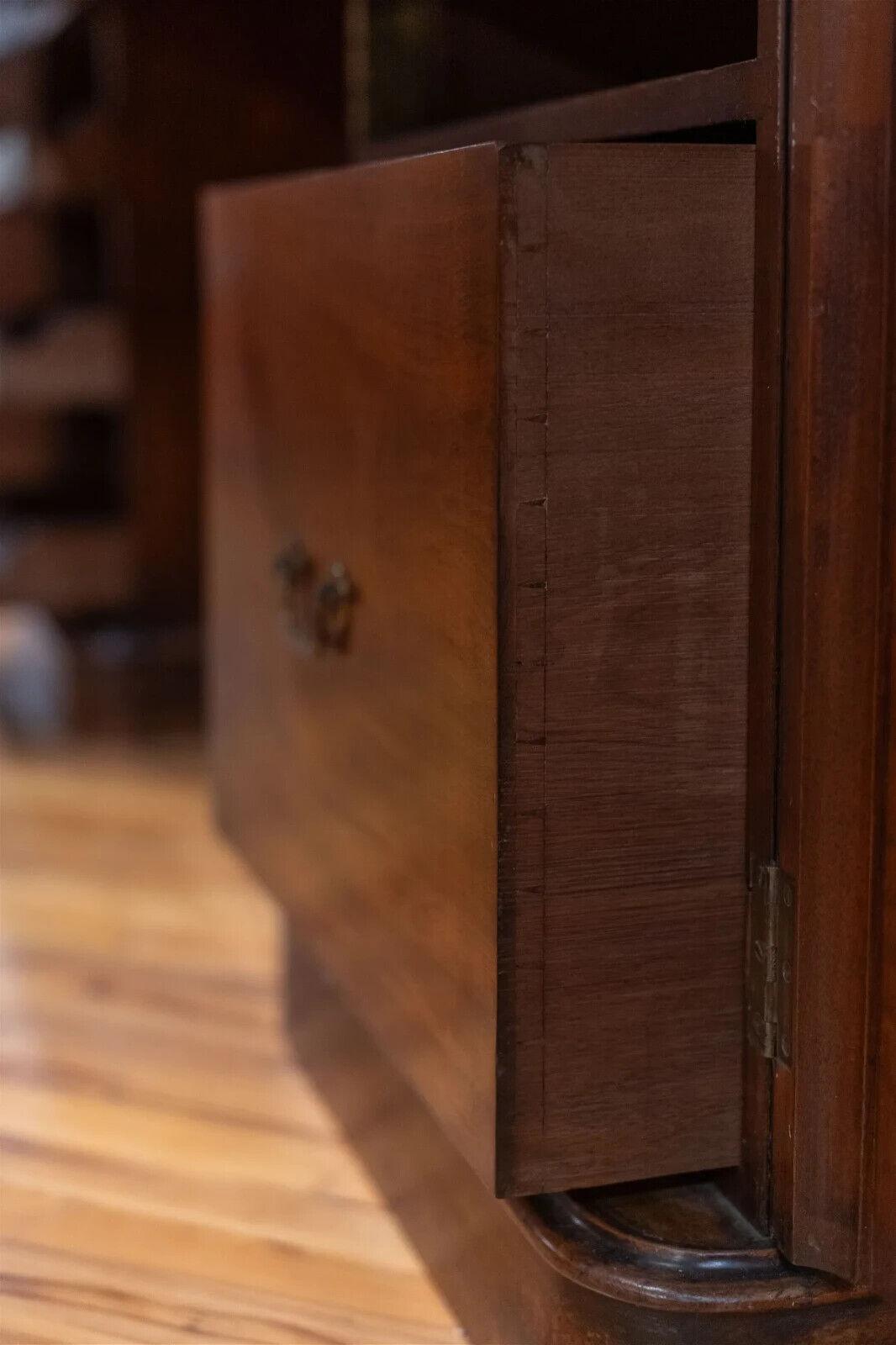 Altro Antica credenza inglese del 1800, in mogano, con cassetti e piedistallo!!! in vendita