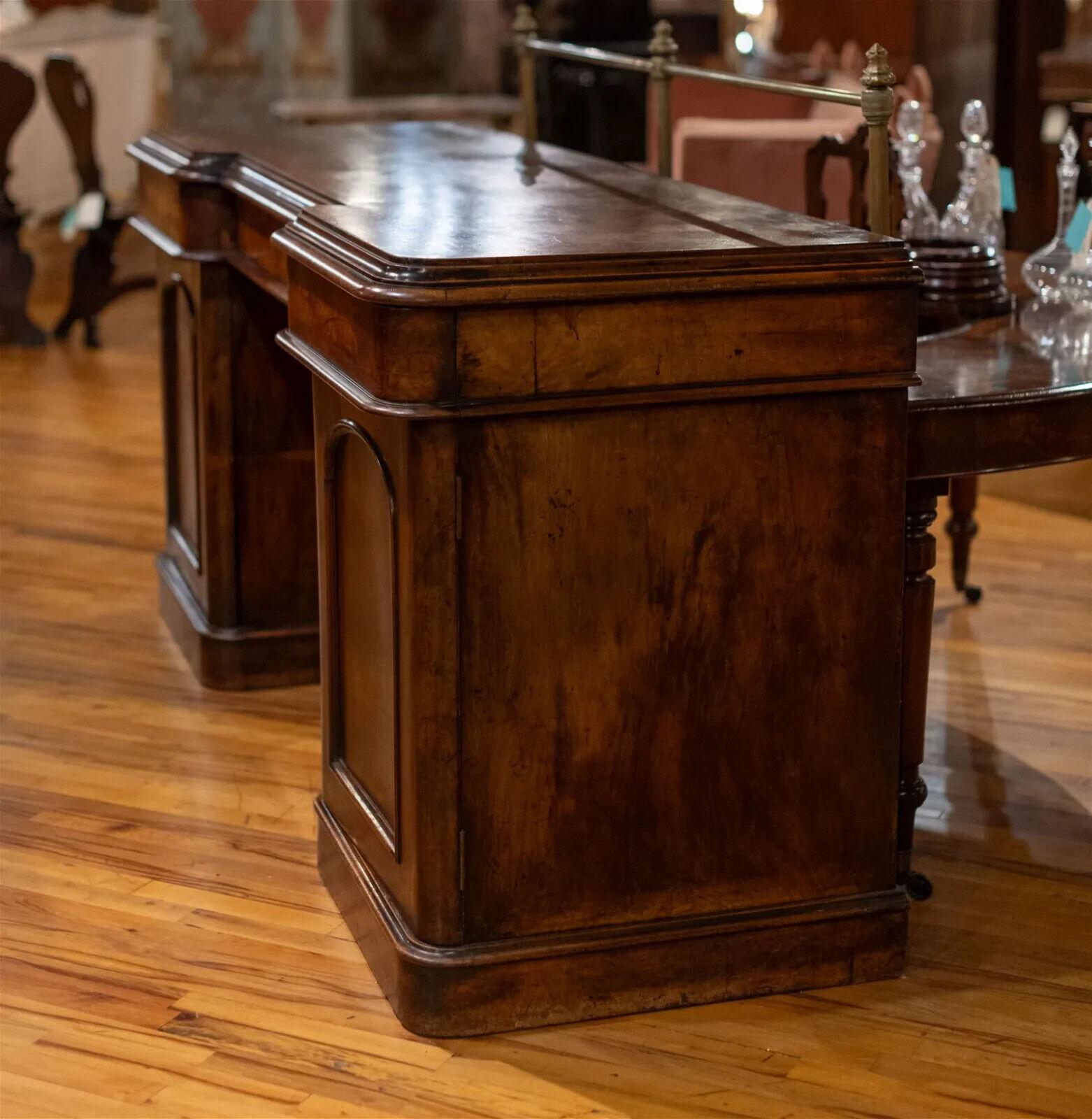 XIX secolo Antica credenza inglese del 1800, in mogano, con cassetti e piedistallo!!! in vendita