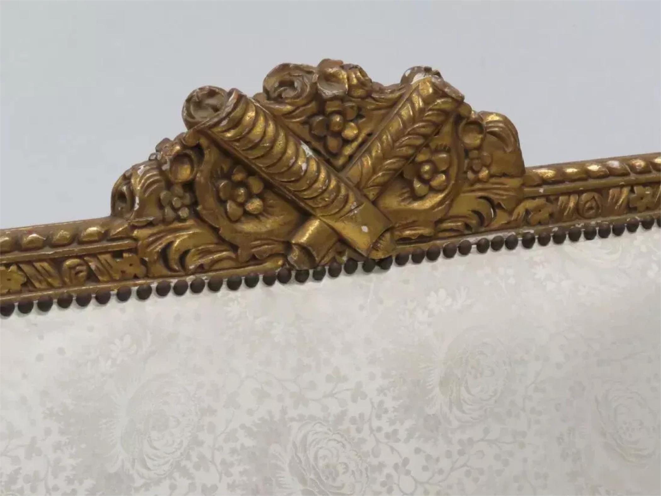 Antique French del 1800, sedie e divano dorati, bianco sporco, set da salotto, set di 3 persone In condizioni buone in vendita a Austin, TX