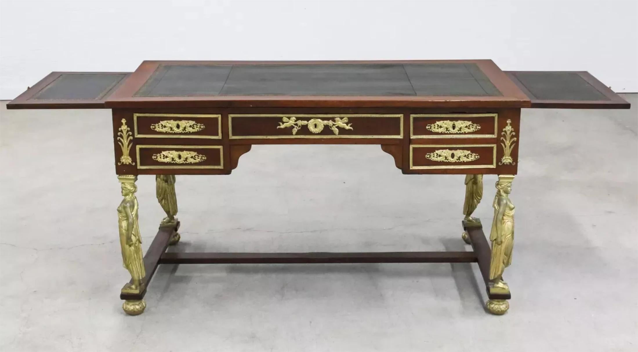 Precioso 800's Antique French Empire, MTD de Bronce, Correderas de Cuero, Caoba. ¡¡Escritorio, Oficina!!

¡Escritorio Antiguo, Imperio Francés, MTD de Bronce, Correderas de Cuero, Caoba, Años 1800, Siglo XIX!

El Buró Antiguo es una impresionante