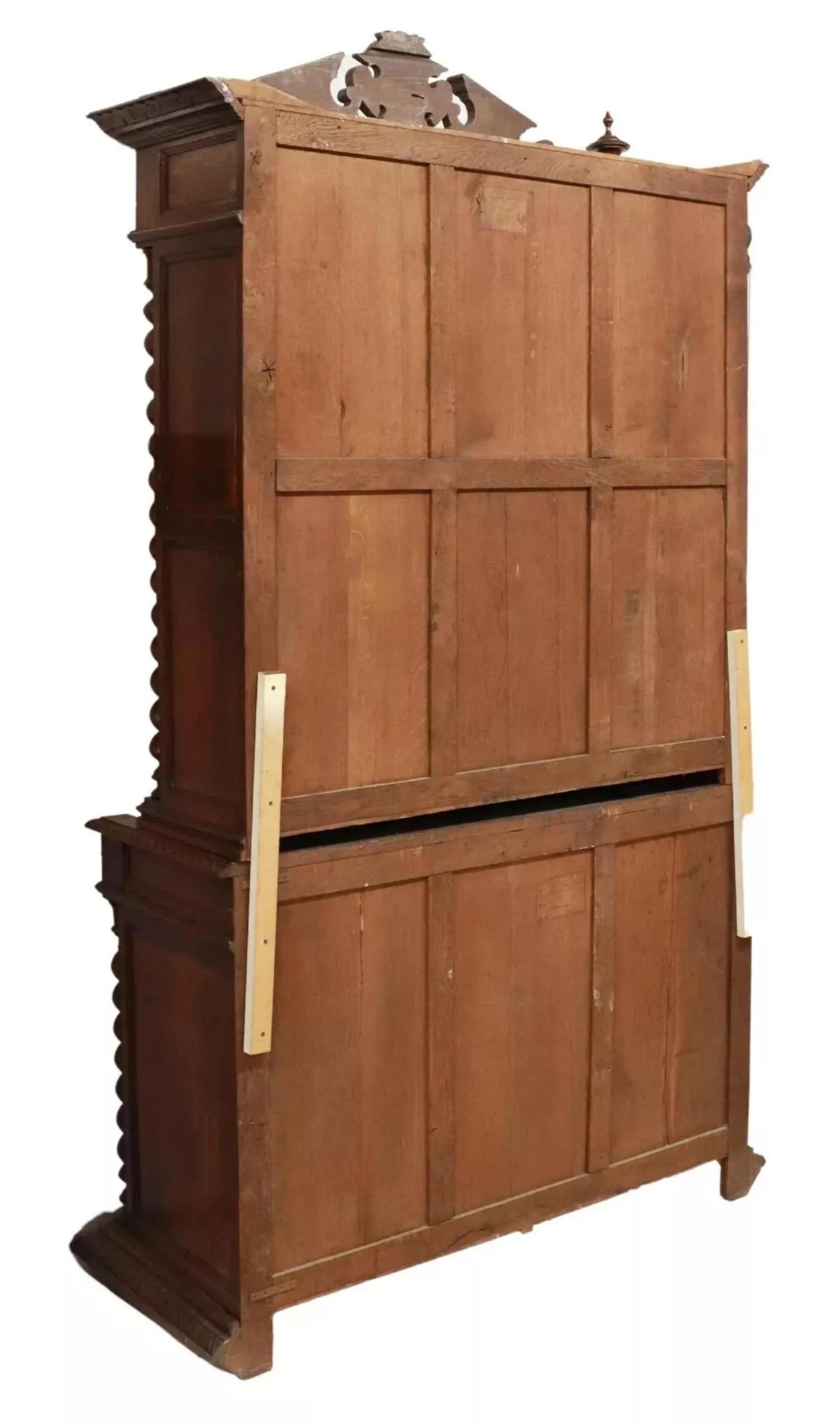 Antique style Henri II des années 1800, chêne sculpté, armoire de chasse, buffet Bon état - En vente à Austin, TX